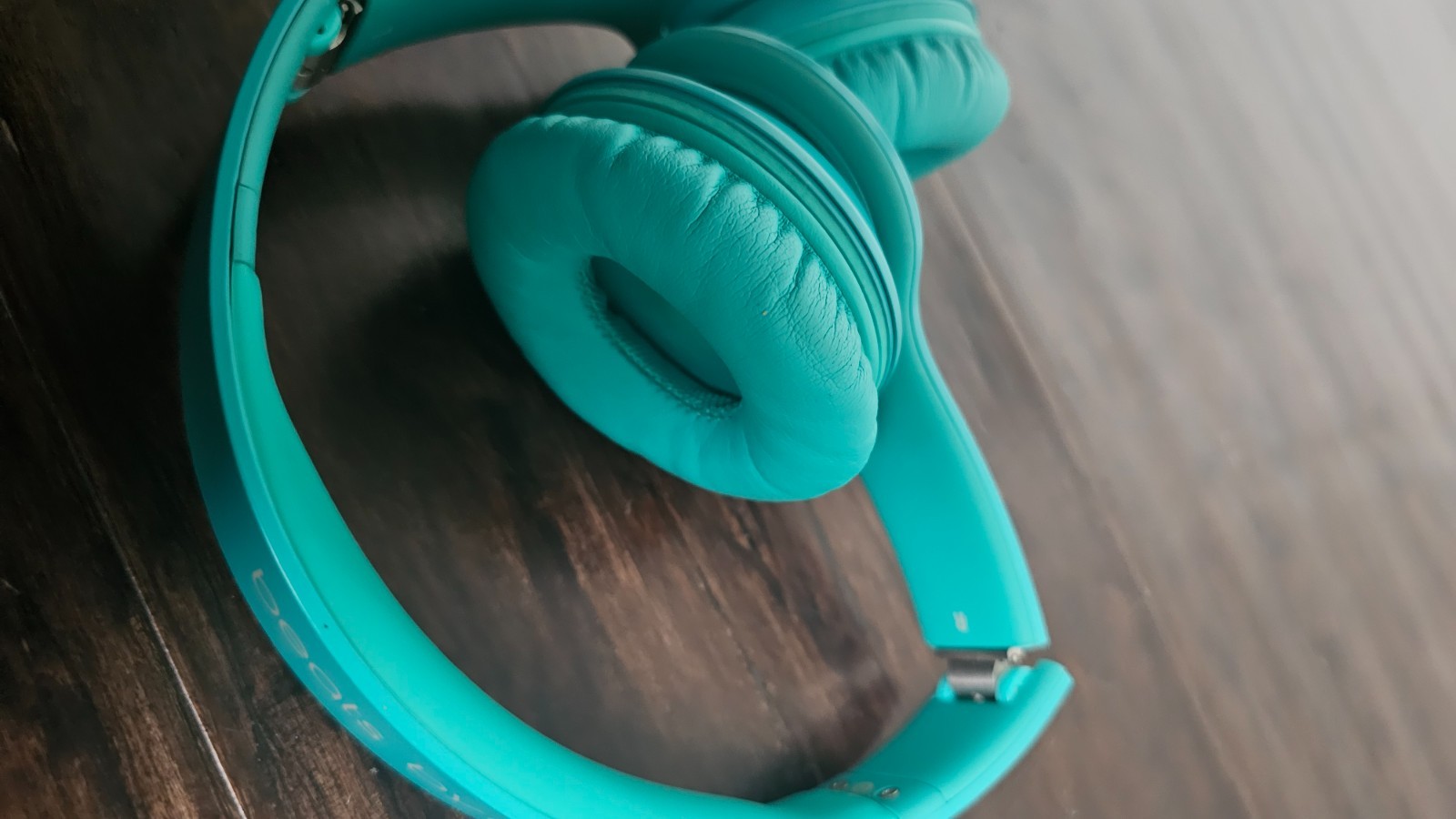 Beats by Dr. Dre Solo HD Headband Headphones – Teal – comes without Jack, Works.