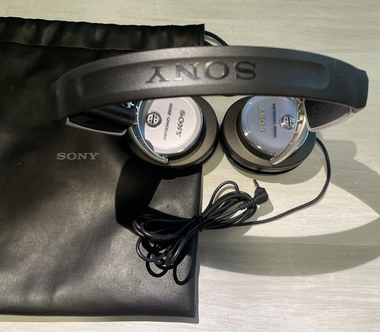 Sony MDR-NC6 Active Noise Cancelling Stereo Headphones Over-Ear Silver Black
