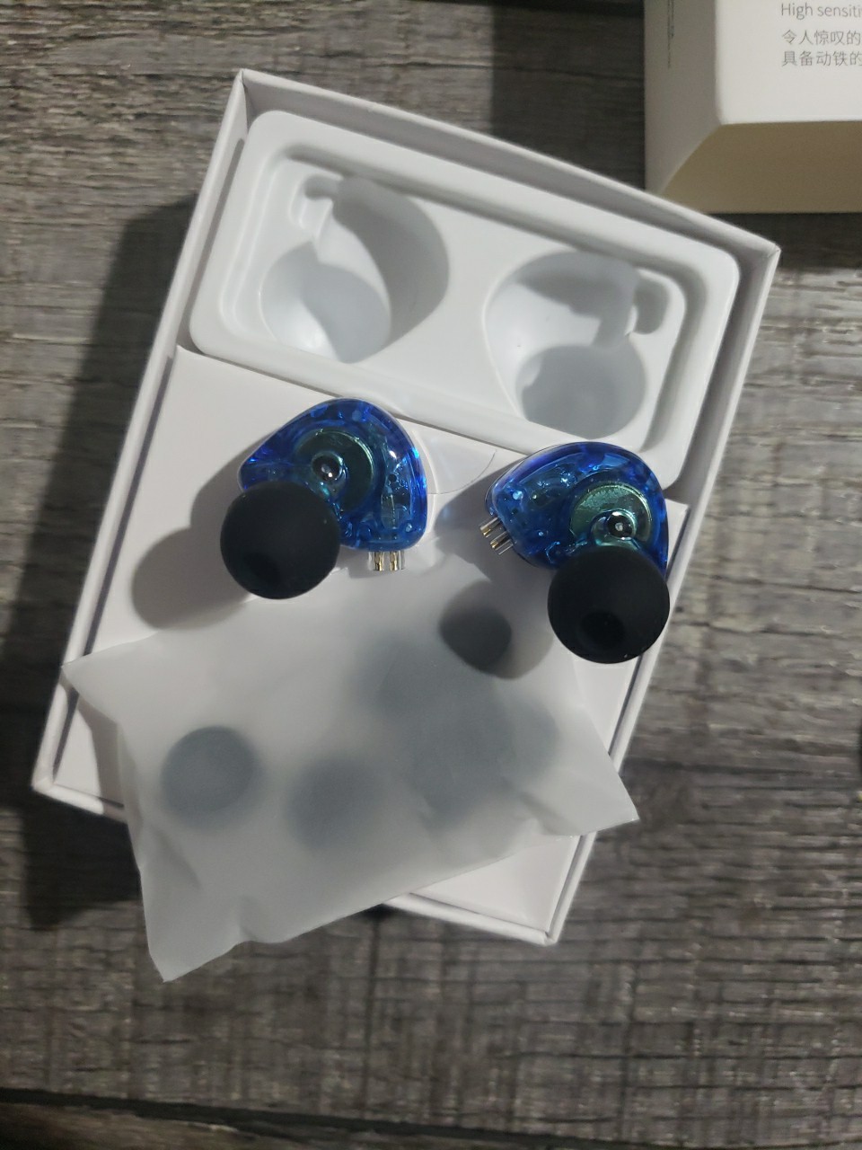 KZ ZS10 Pro, Linsoul 4BA+1DD 5 Driver in-Ear HiFi Earphones w/ Mic