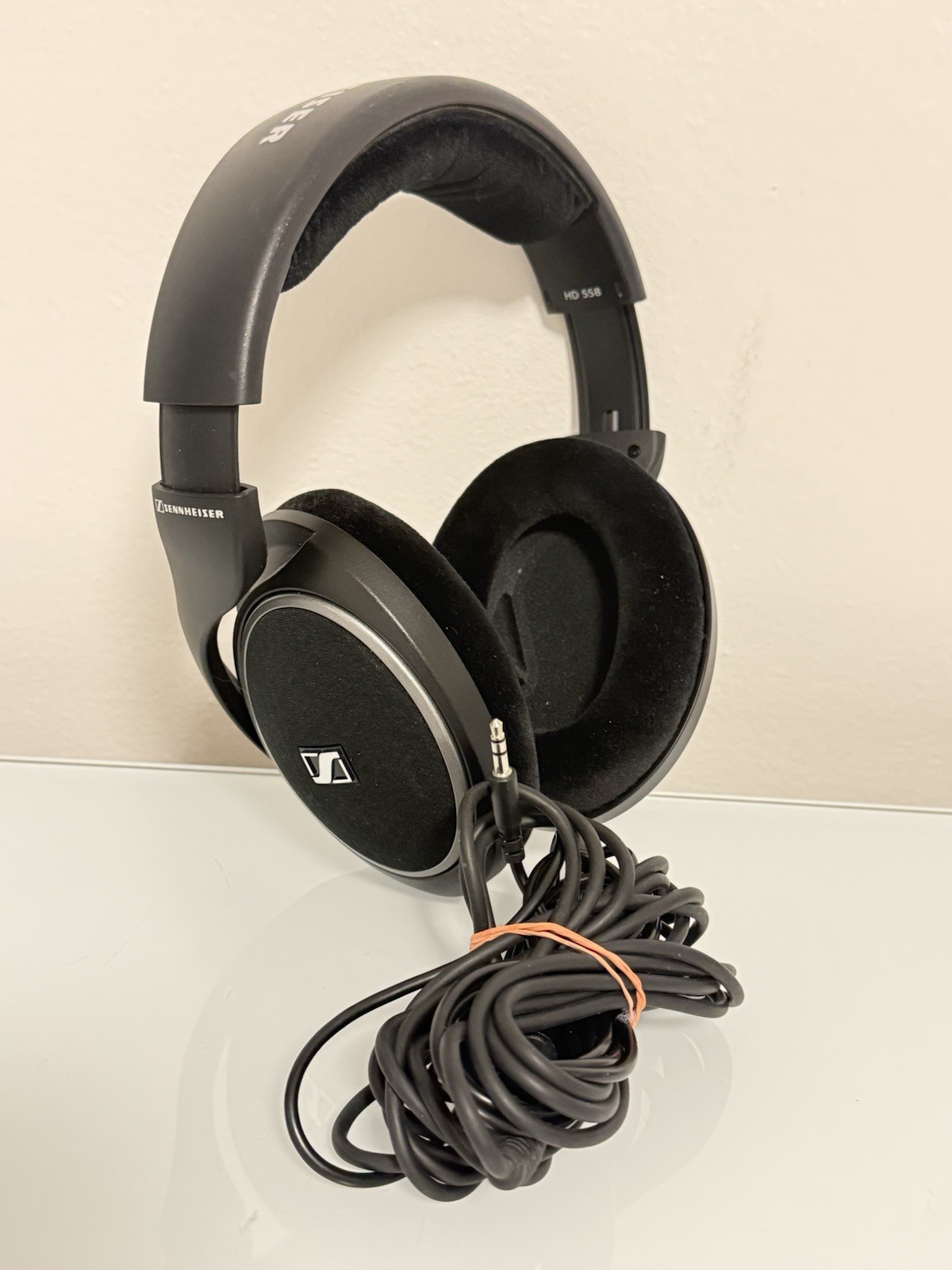 Sennheiser HD 558 Black Over-Ear Headphones with 3.5mm Adapter Tested and Works