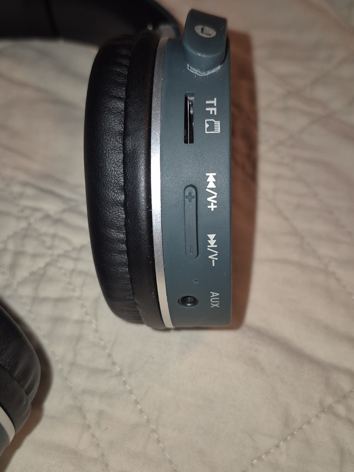 Sony MDR-XB950BT? Bass Boost Bluetooth Wireless Headphones Over-Ear Micro USB