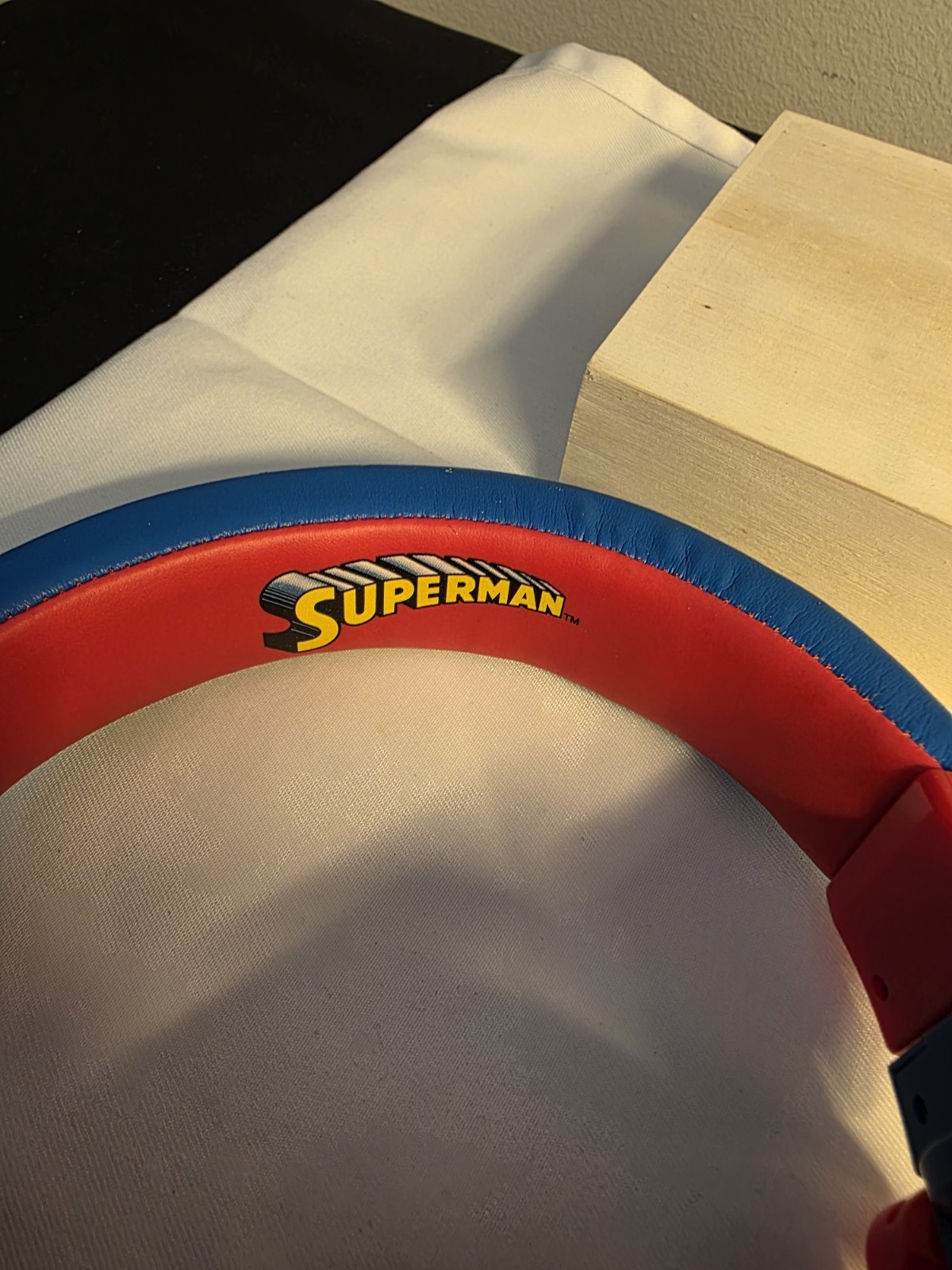 Kid Safe Headphones Superman DC Comics Logo Ages 3 – 9 Volume Limiting. 4ft cord