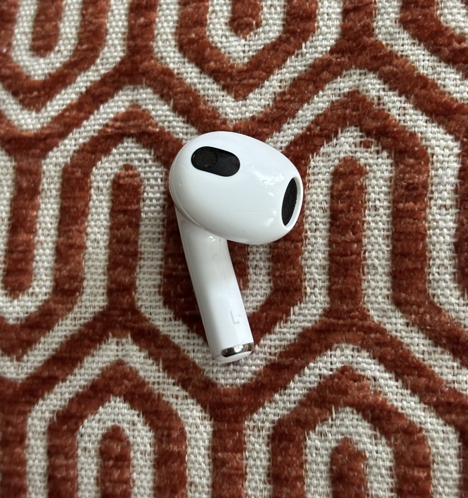 Apple AirPods 3rd Generation – MagSafe Charger- White –