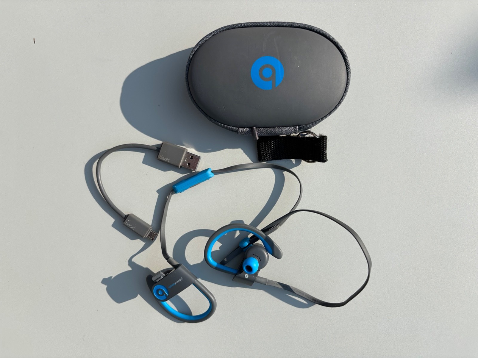 Beats Powerbeats2 Wireless Bluetooth Earphones Gray Blue Case Charger Works!