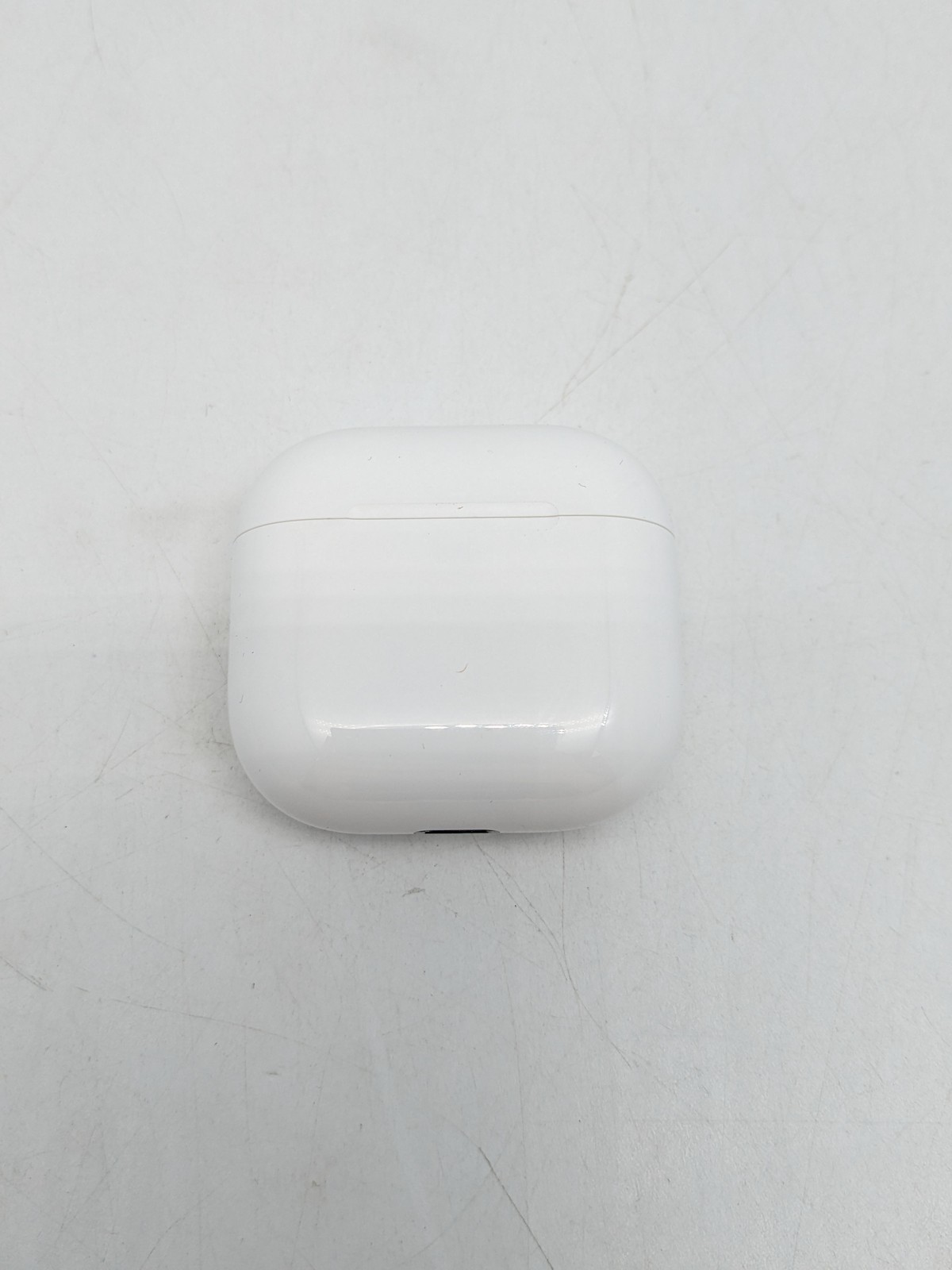 Apple AirPods 4 MXP63LL/A Earbuds w/ Charging Case | White | A3050 A3053 A3058