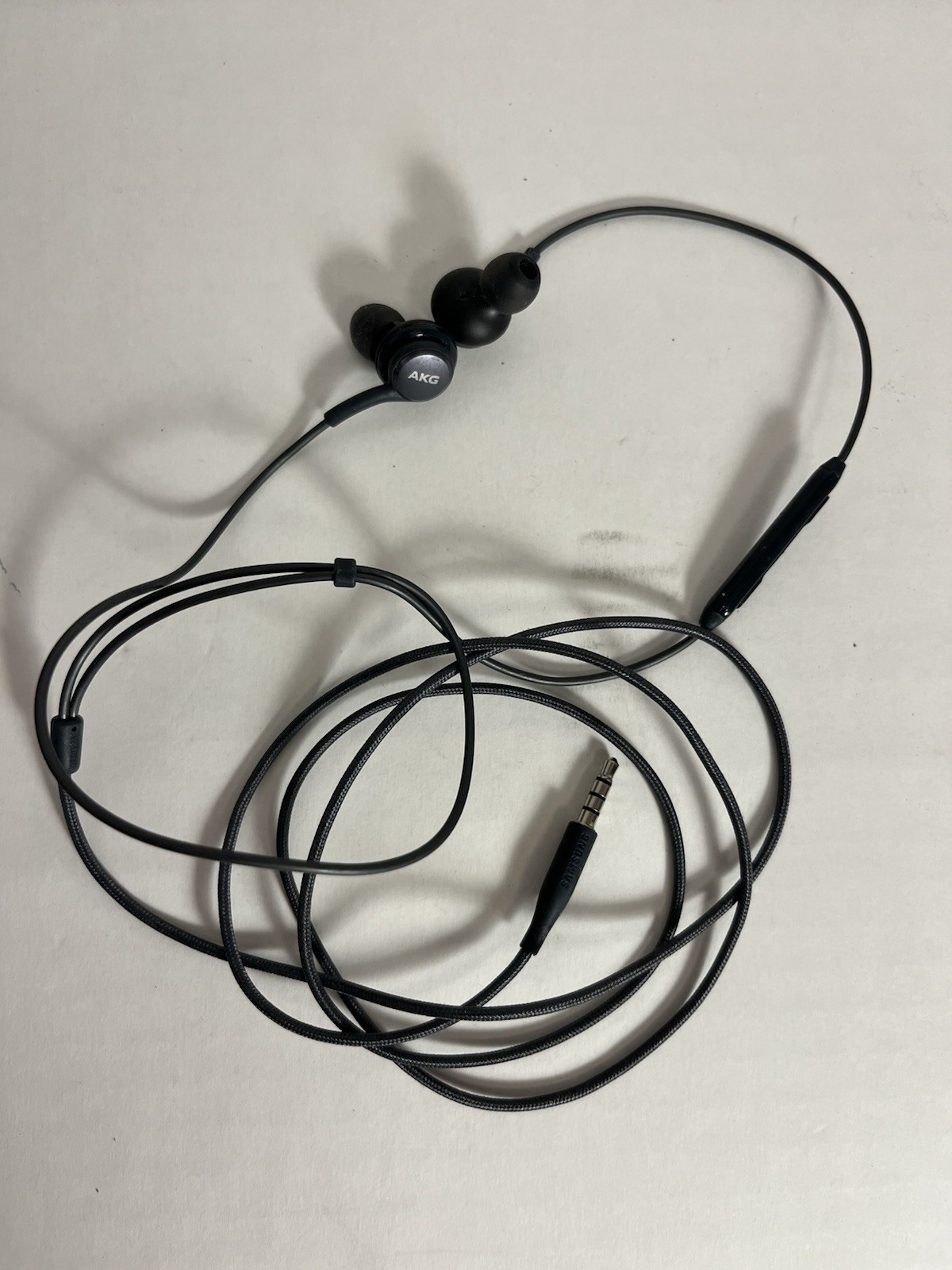 Genuine Samsung AKG 3.5mm In-Ear Headphones Earphones with Mic – Black
