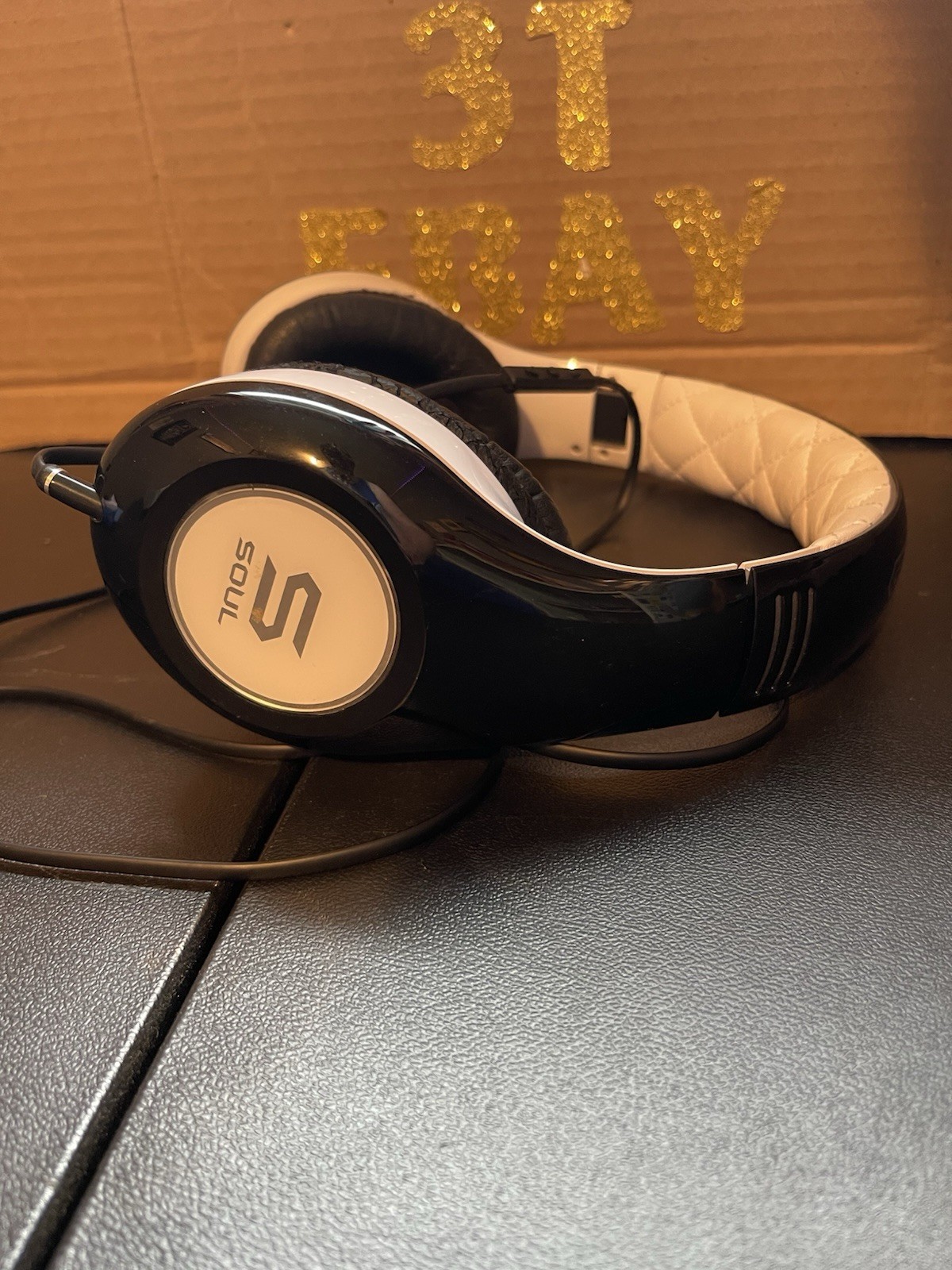 Soul By Ludacris Headphones Tested As Is Black White Hip Hop Rap R & B Music ?