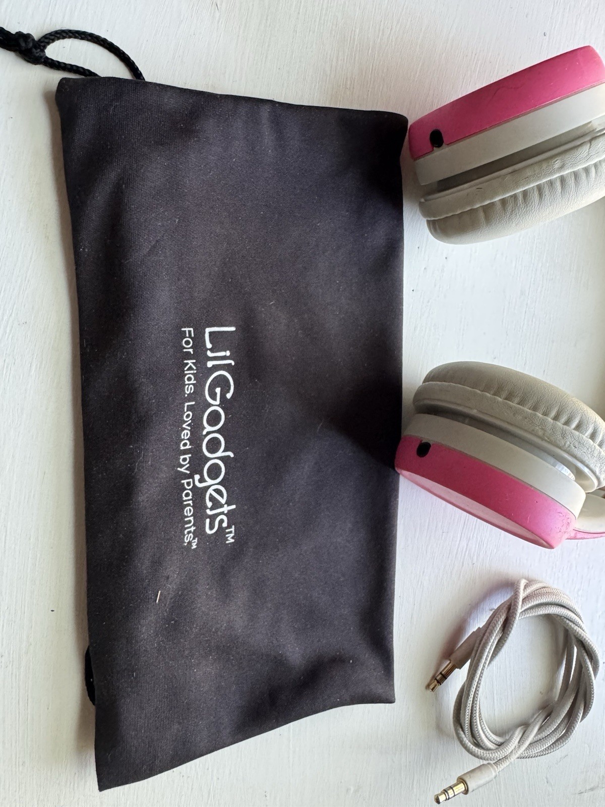 LilGadgets Connect+ Style On-Ear Kids Headphones.