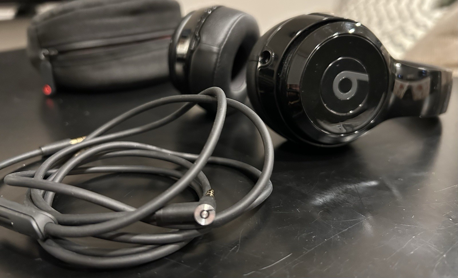 Beats by Dr. Dre Solo3 Over the Ear Headphone – Gloss Black