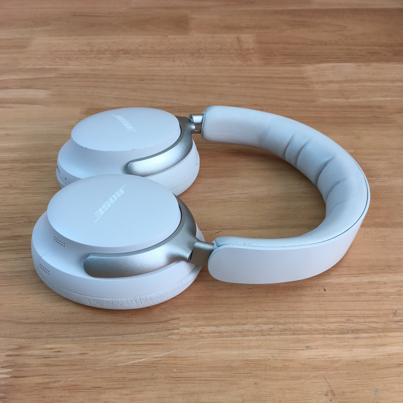 Bose QuietComfort Ultra Wireless Noise Cancelling Headphones – White Smoke