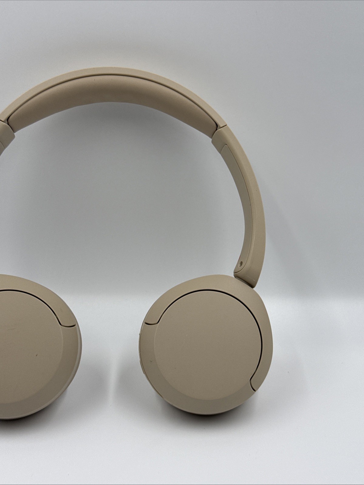 Sony WH-CH520 On Ear Wireless Bluetooth Headphones WHCH520 – BEIGE