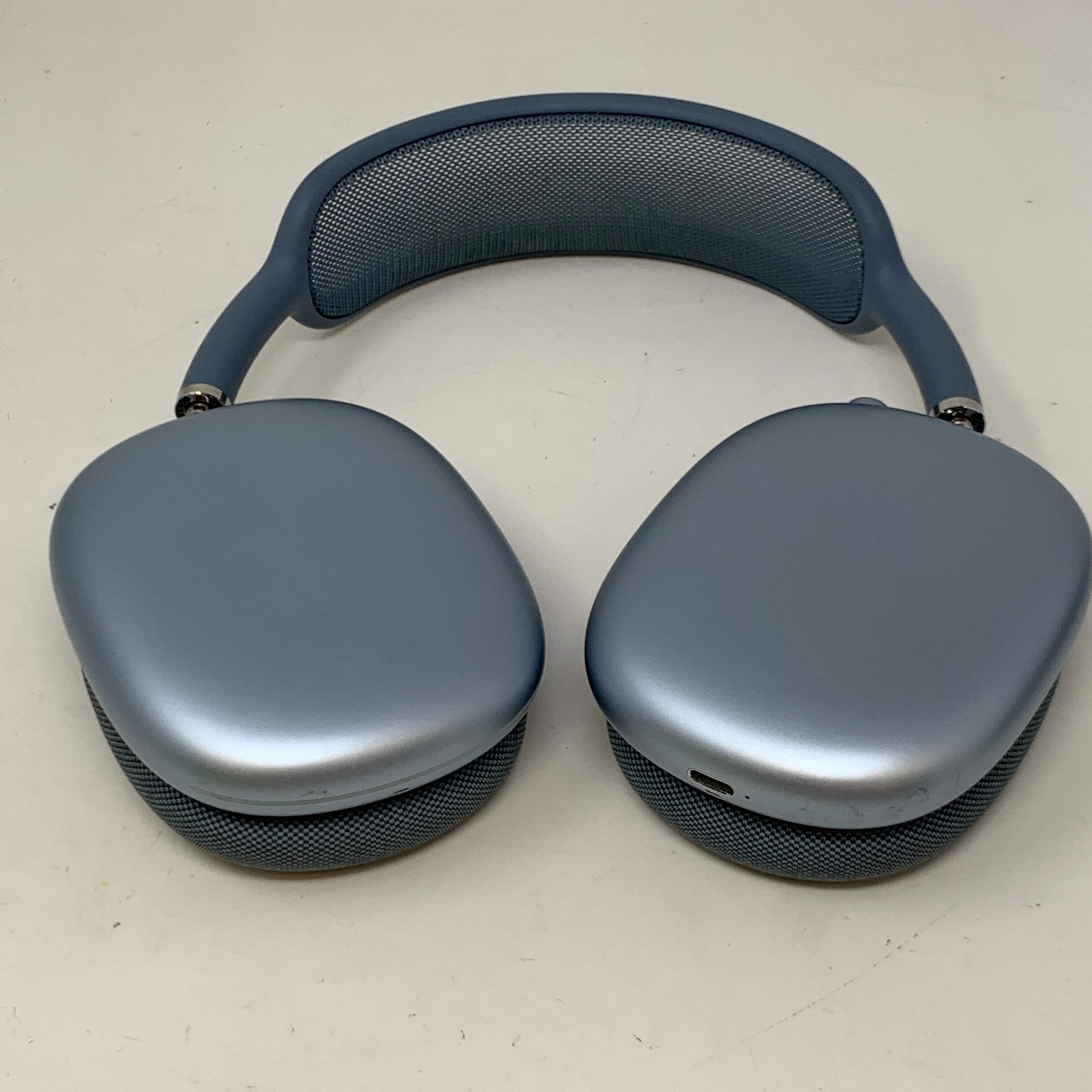 Apple AirPods Max USB-C Wireless Over-Ear Headphones Blue MWW63AM/A