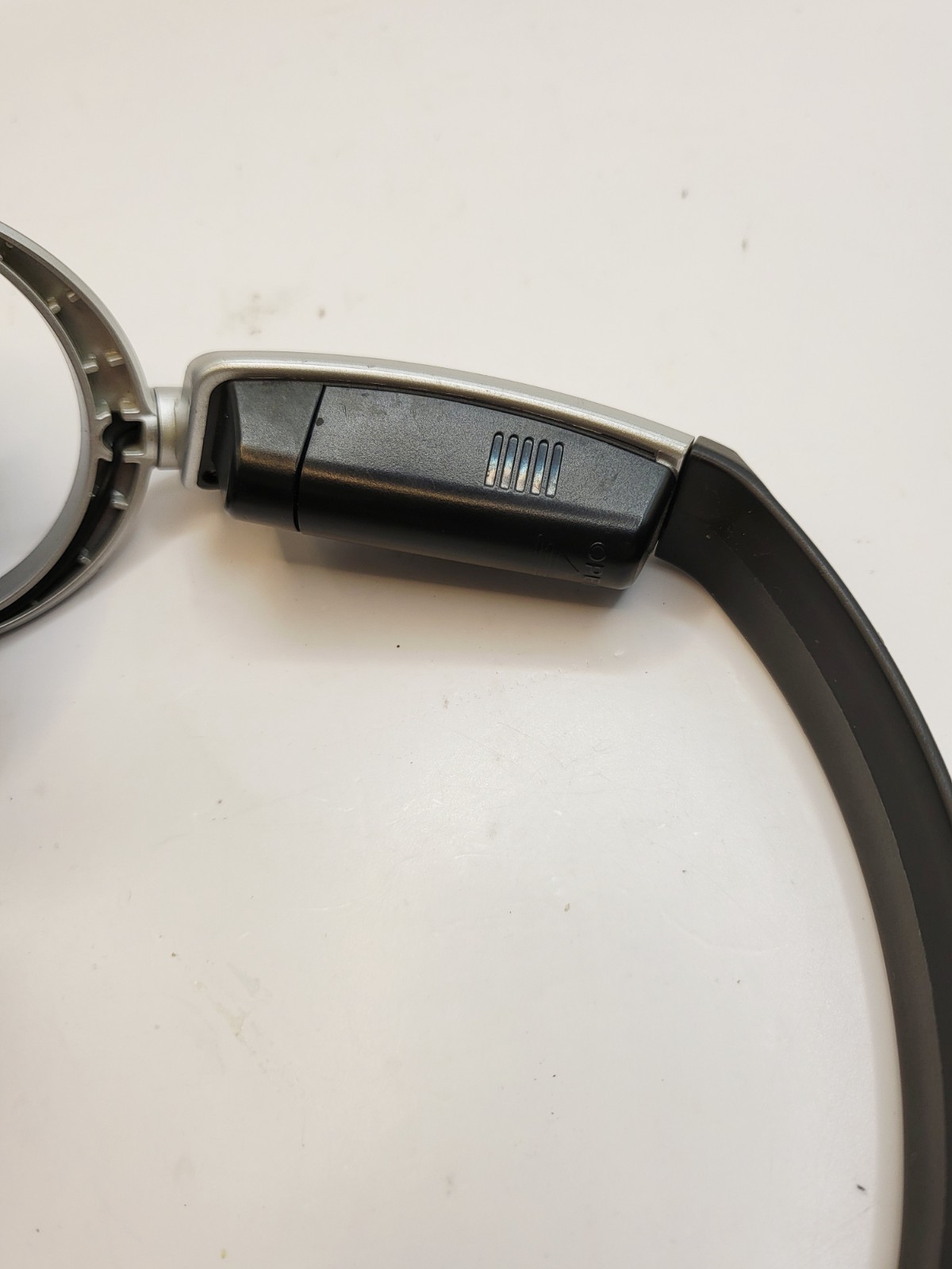 SONY MDR-NC6 Noise Canceling Wired Portable Audio Headphones (Needs Ear Pads)