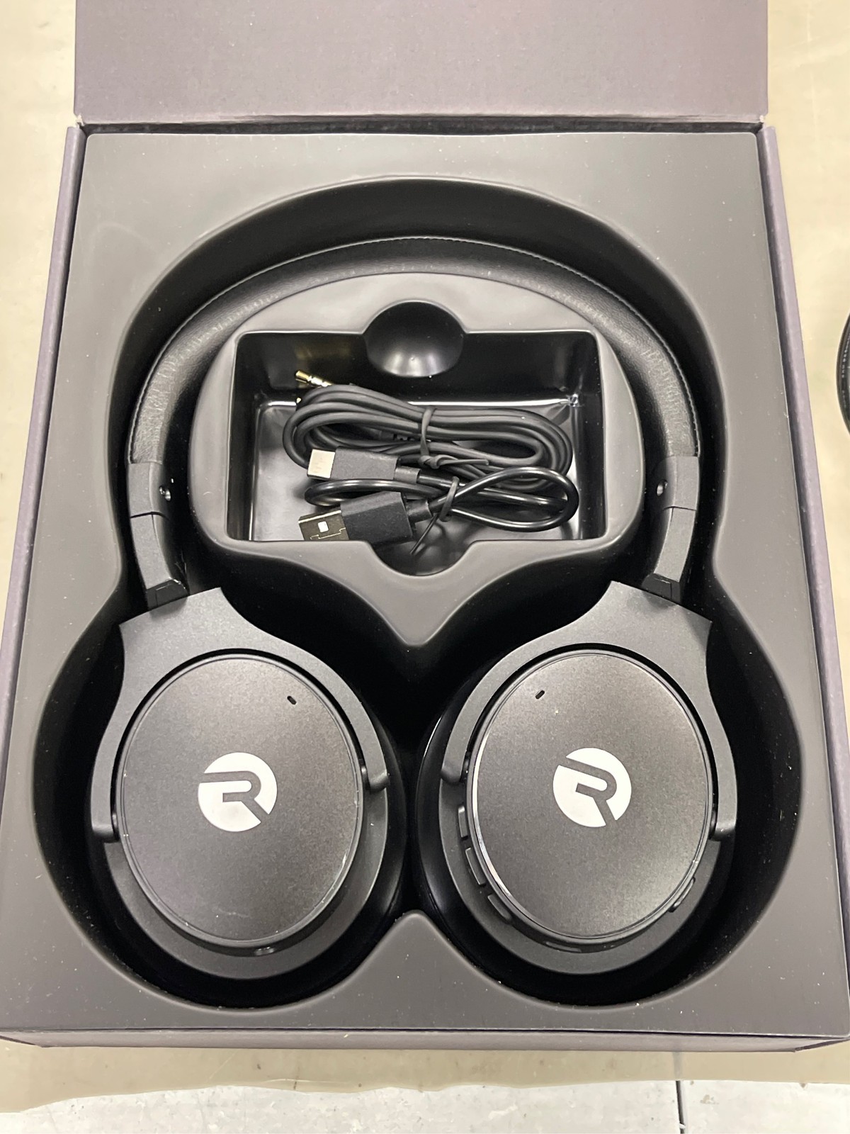 Raycon The Everyday Noise-Canceling Headphones 3