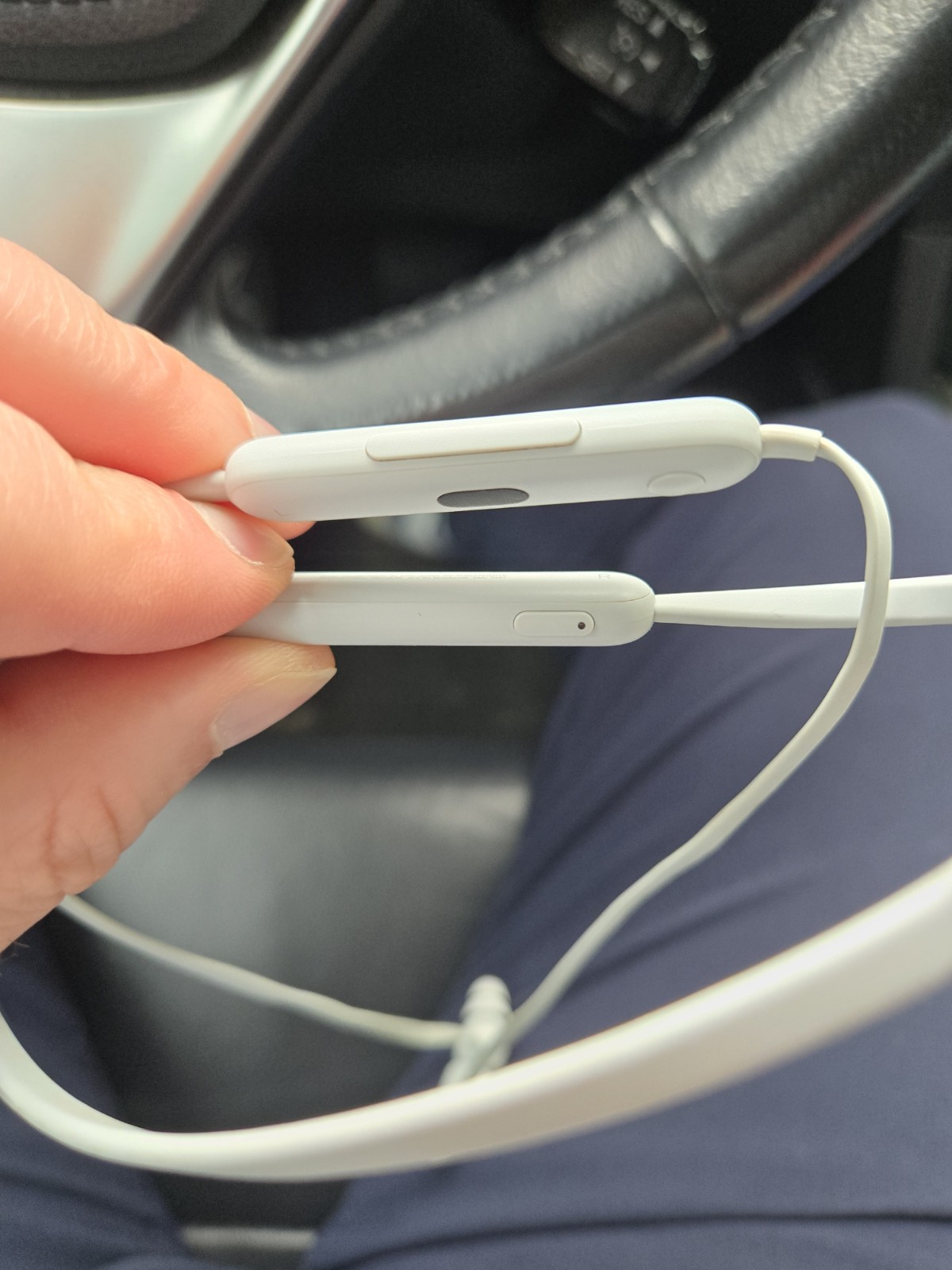 Beats by Dre Flex Wireless Bluetooth Earbuds, Used, White
