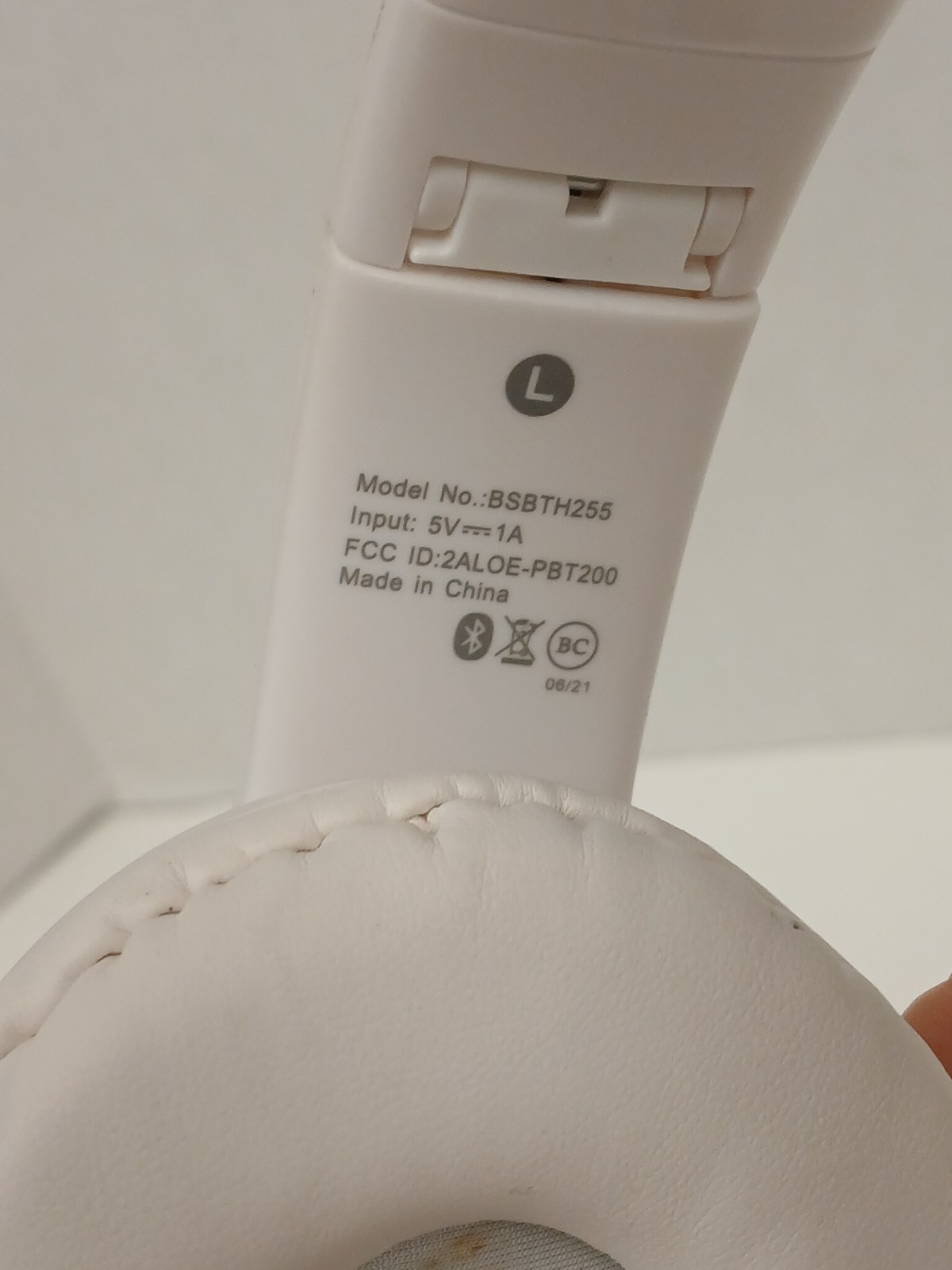 Brookstone Wireless Headphones Bluetooth White BSBTH255