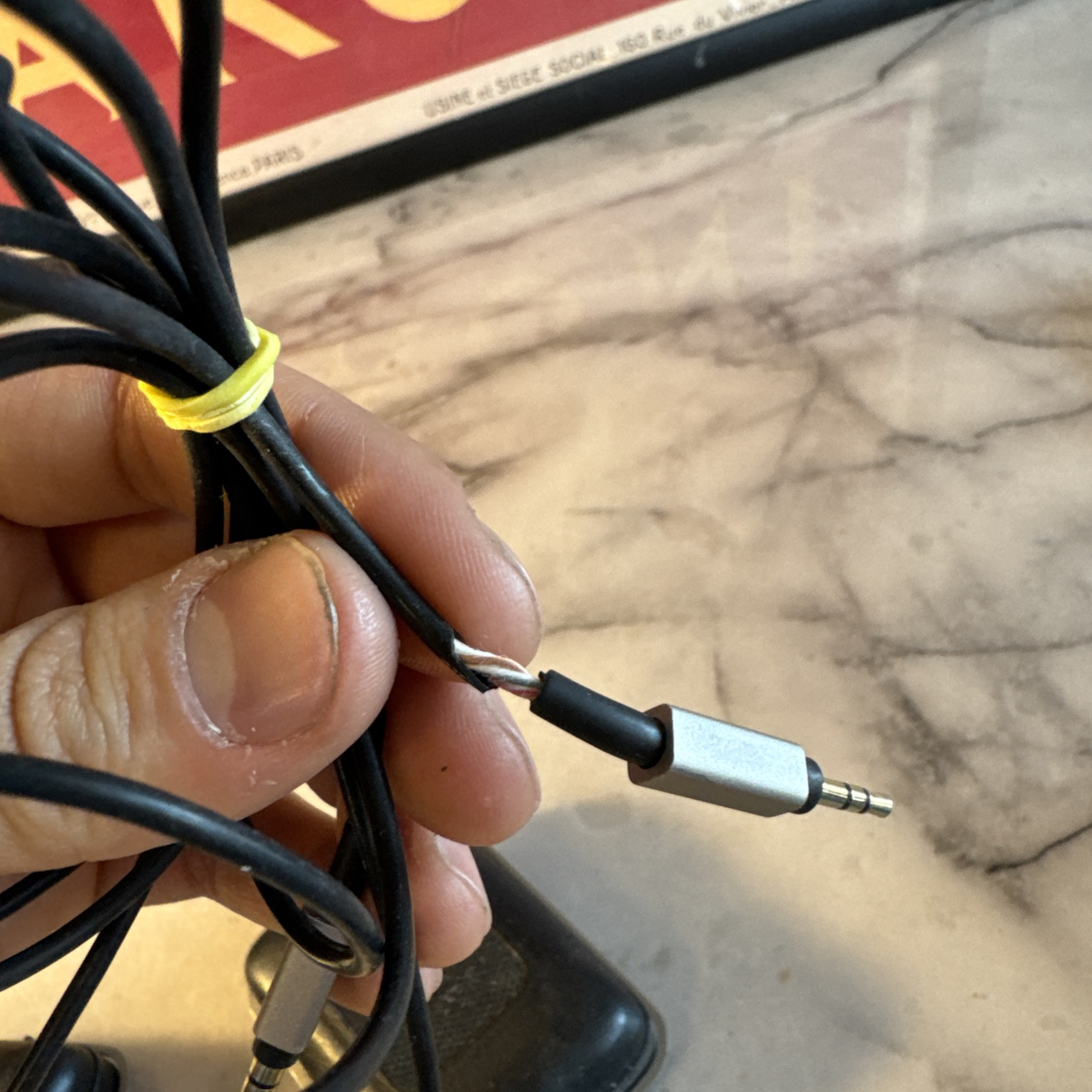 Broken Harman Kardon Wired On-Ear Headphones Black HAR KAR-CL Broken (see Pic)