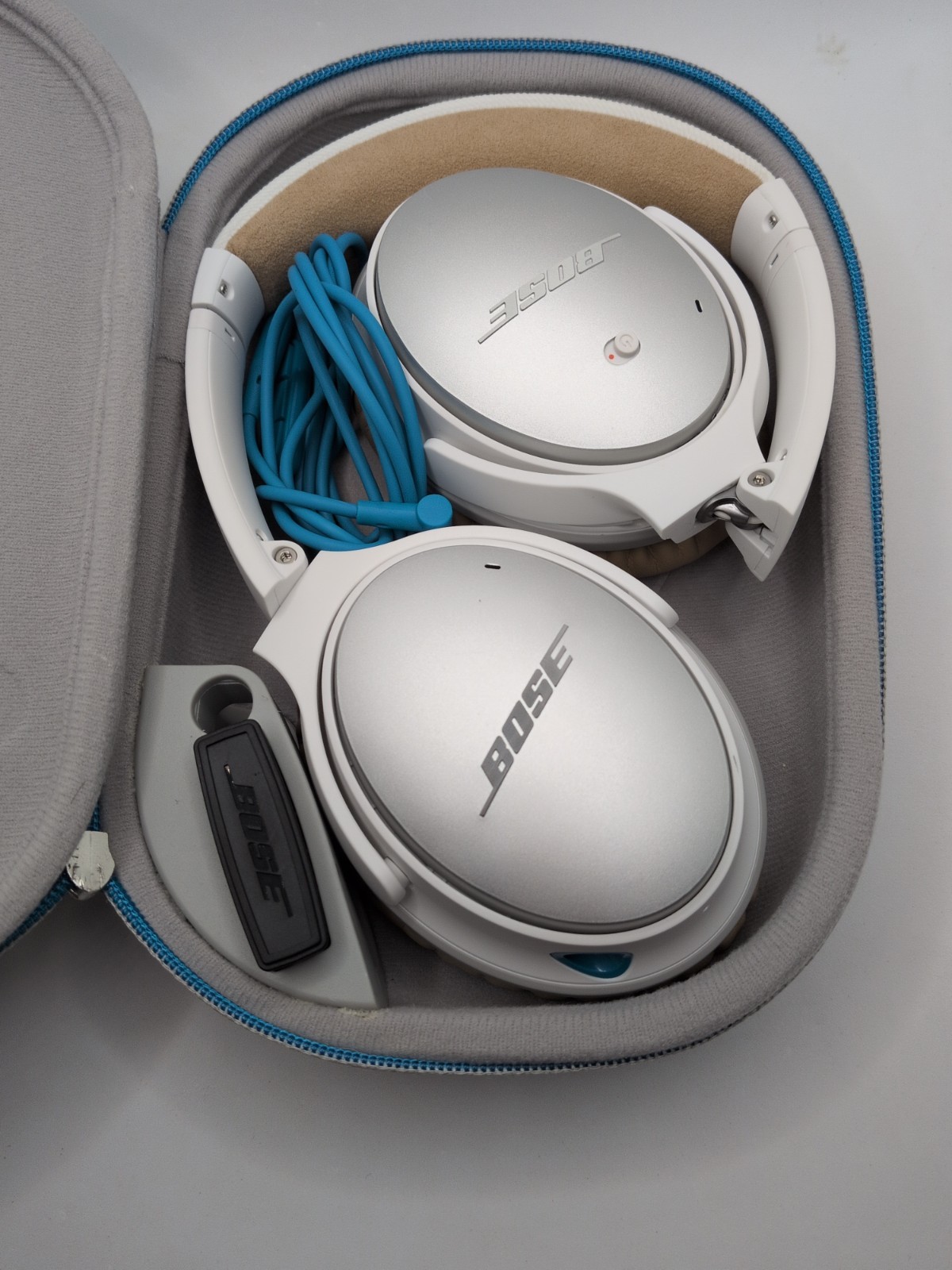 Bose QuietComfort QC25 Headphones Wired Noise Cancelling White Case Tested