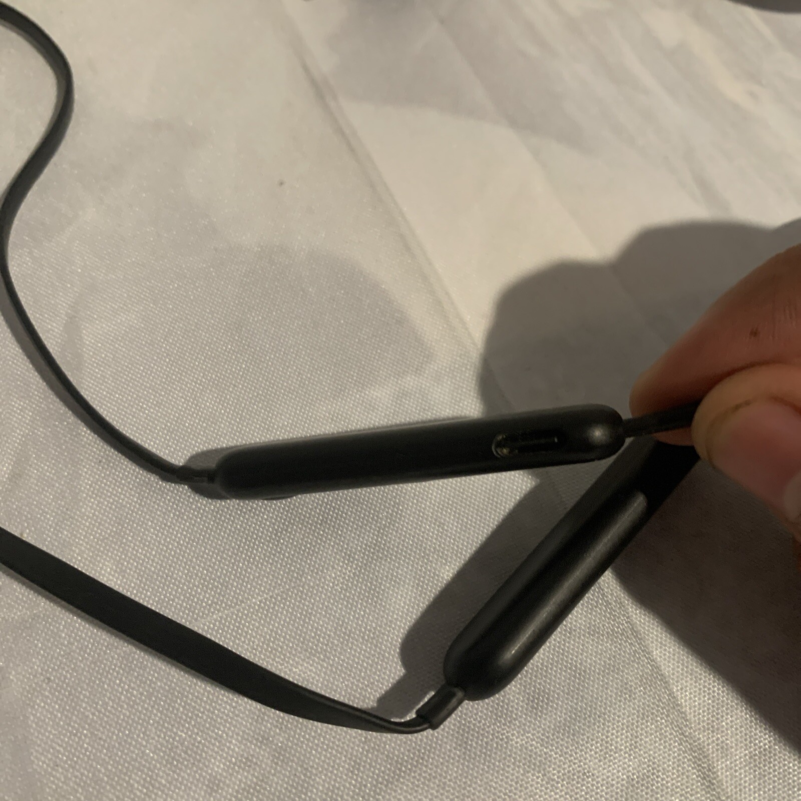 Beats by Dr. Dre Flex Wireless In-Ear Headphones – Color Black In Good Condo