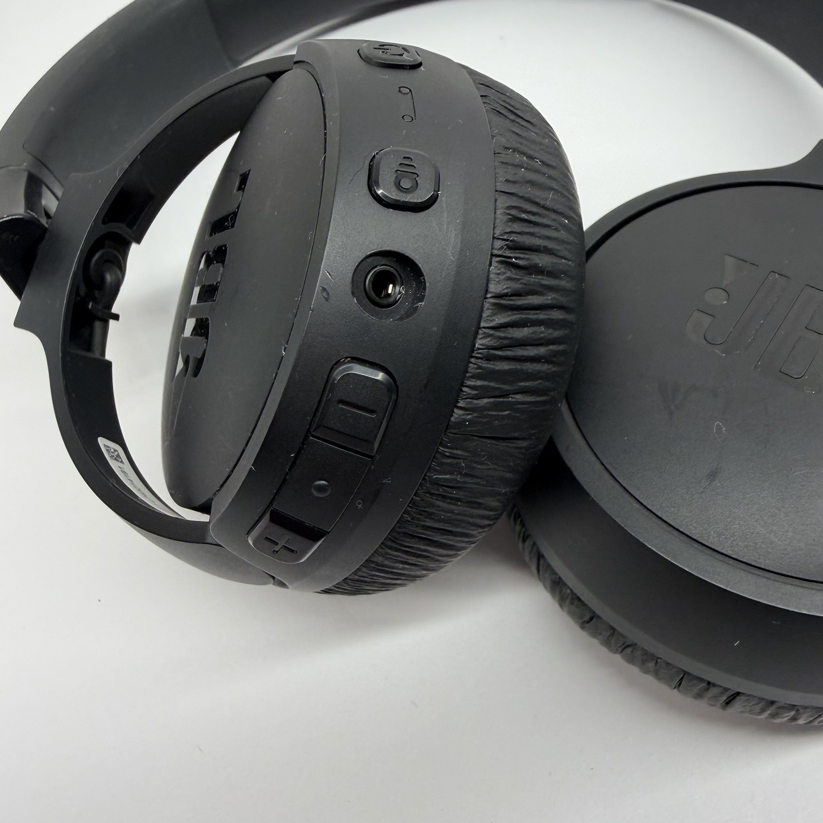 JBL Tune 670NC Pure Bass Sound Wireless Over-Ear Noise Cancelling Headphones