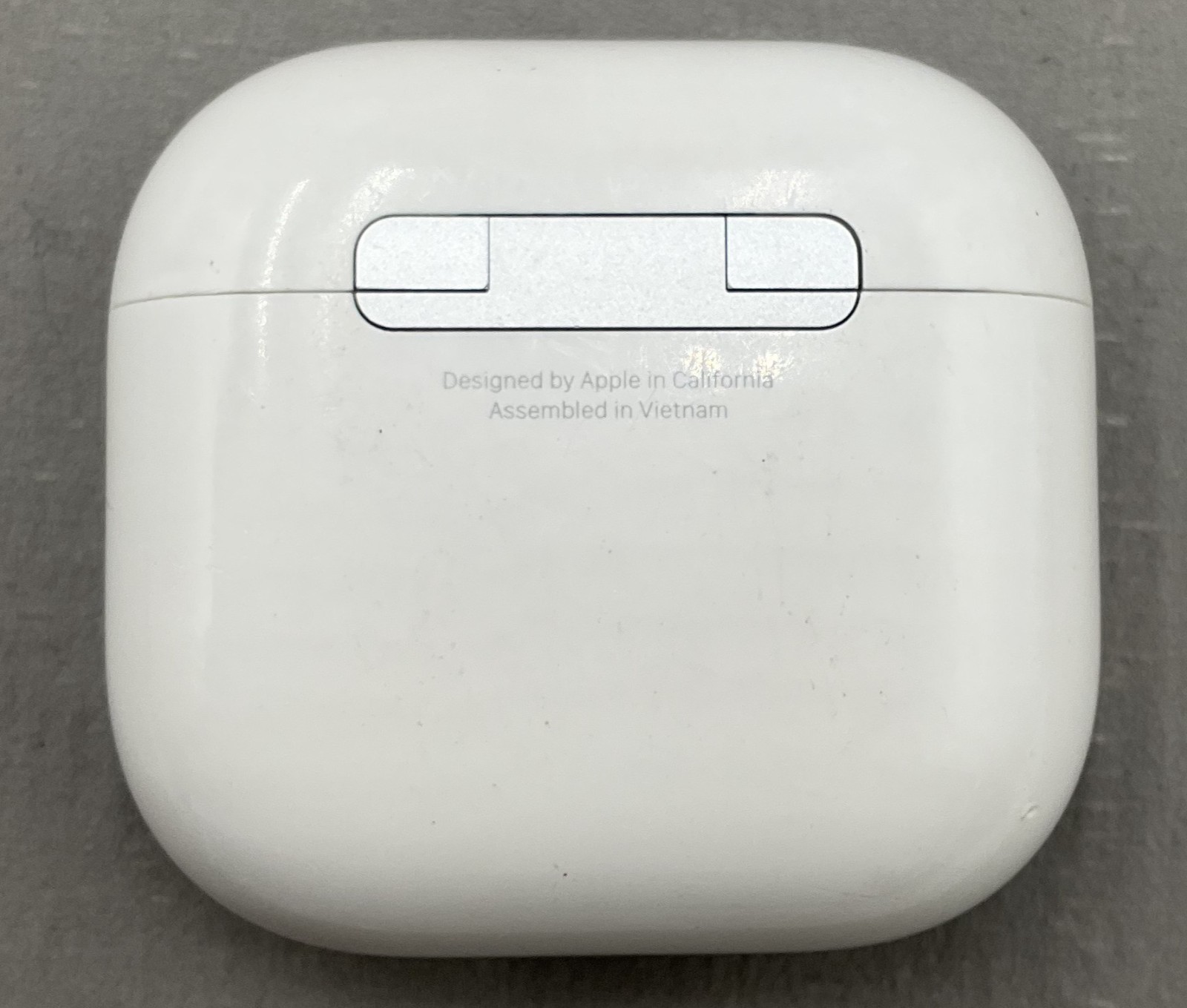 Apple AirPods 4 Earbuds w/ USB-C Case in White-A3053 VG
