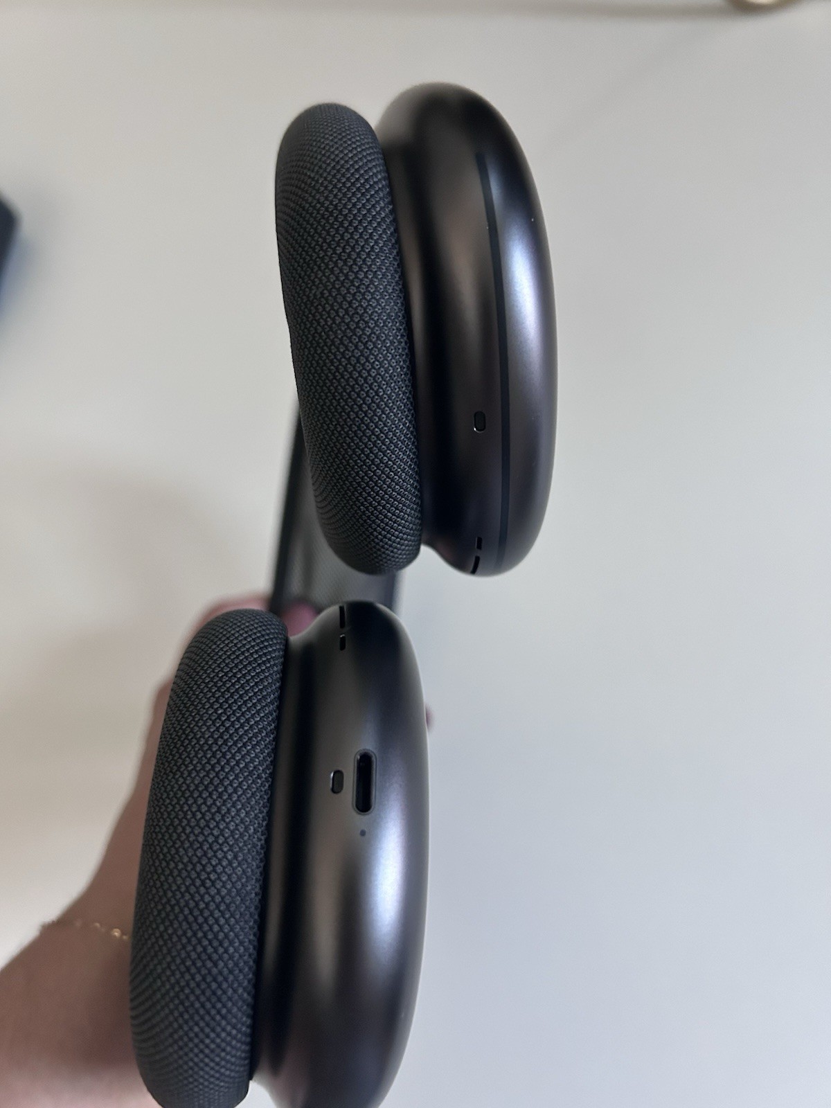 Apple AirPods Max Space Gray Over-Ear Wireless Headphones w/ Smart Case