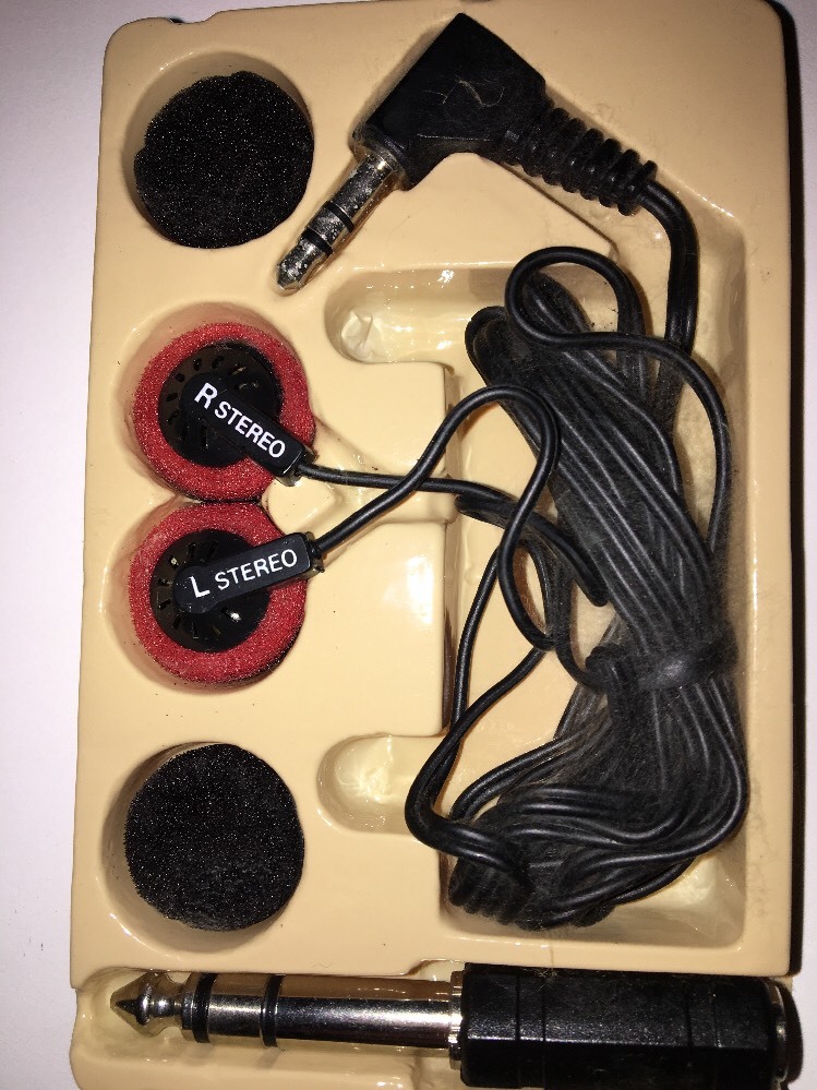 2 Sets MINI EAR BUD STEREO HEADPHONES W HOME STEREO ADAPTER PLUG LABTEC SP-5
