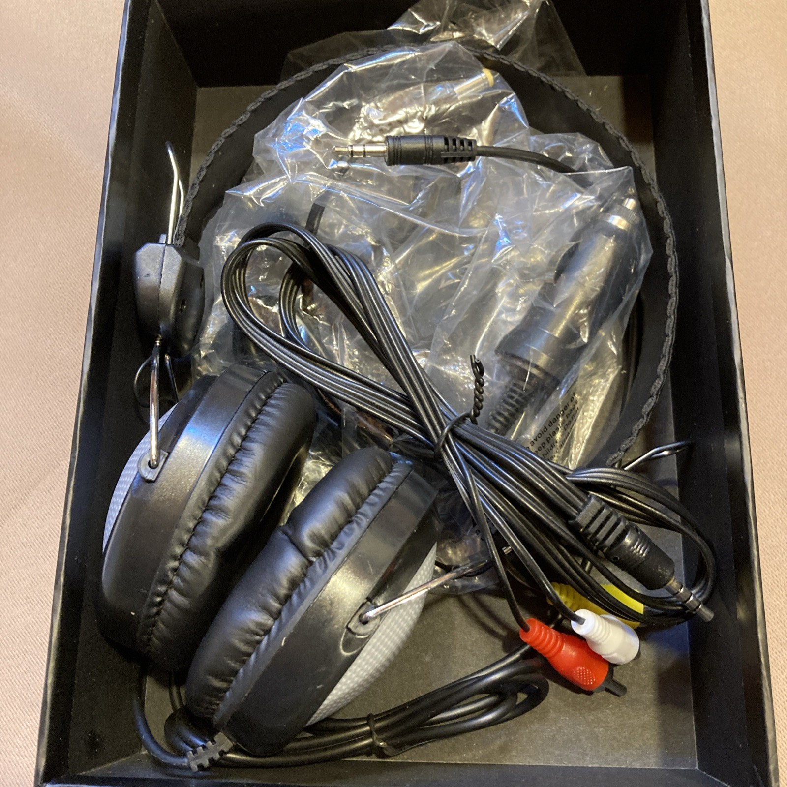 Zvok Accu Voice Headphones Model AV50 Noise Cancelling Bluetooth Headphones