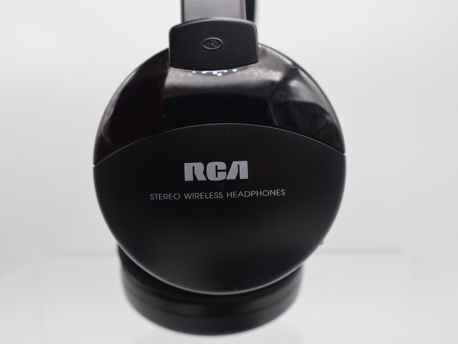 RCA Wireless Headphones Infra Red WHR120RS 25′ Open Box Over Ear