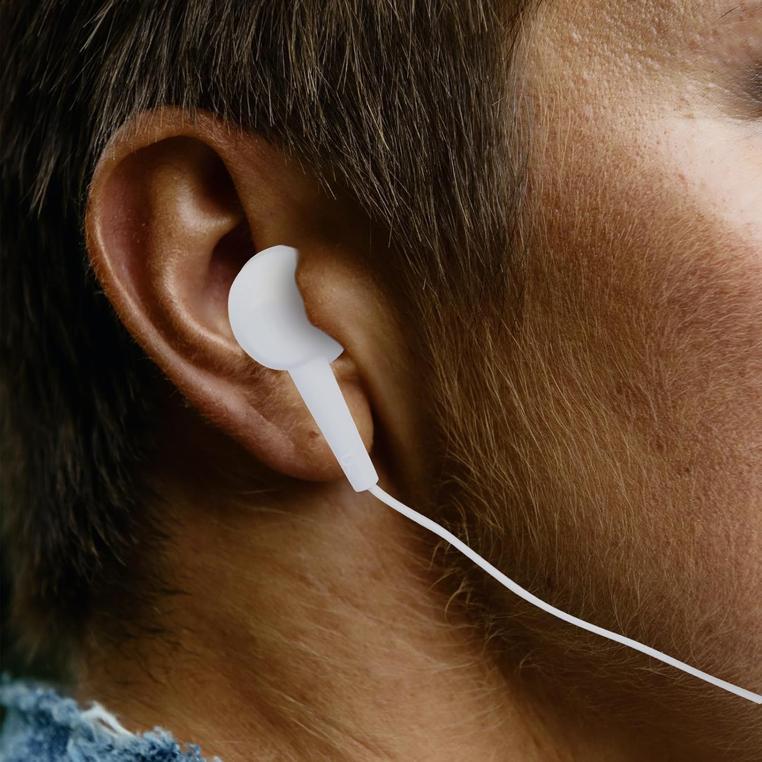 Wired Noise-Cancelling Earphones with Retractable Cable – Perfect for Travel