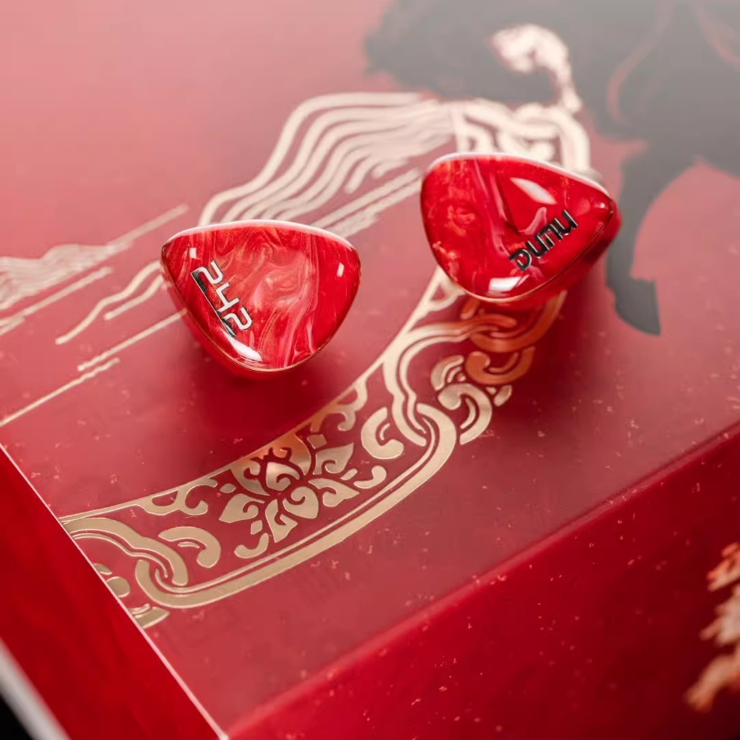 DUNU DN242 2DD+4BA+2PL Year of the Horse Limited Edition In-ear Headphone