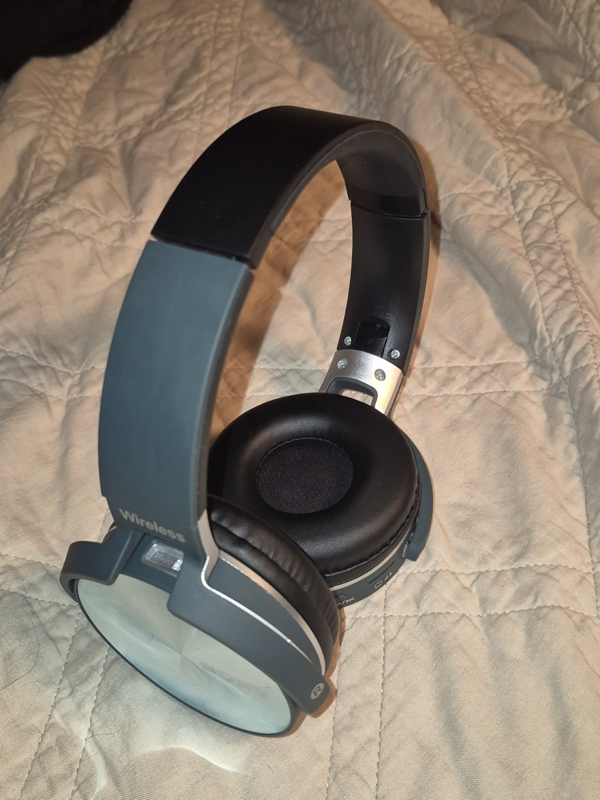 Sony MDR-XB950BT? Bass Boost Bluetooth Wireless Headphones Over-Ear Micro USB