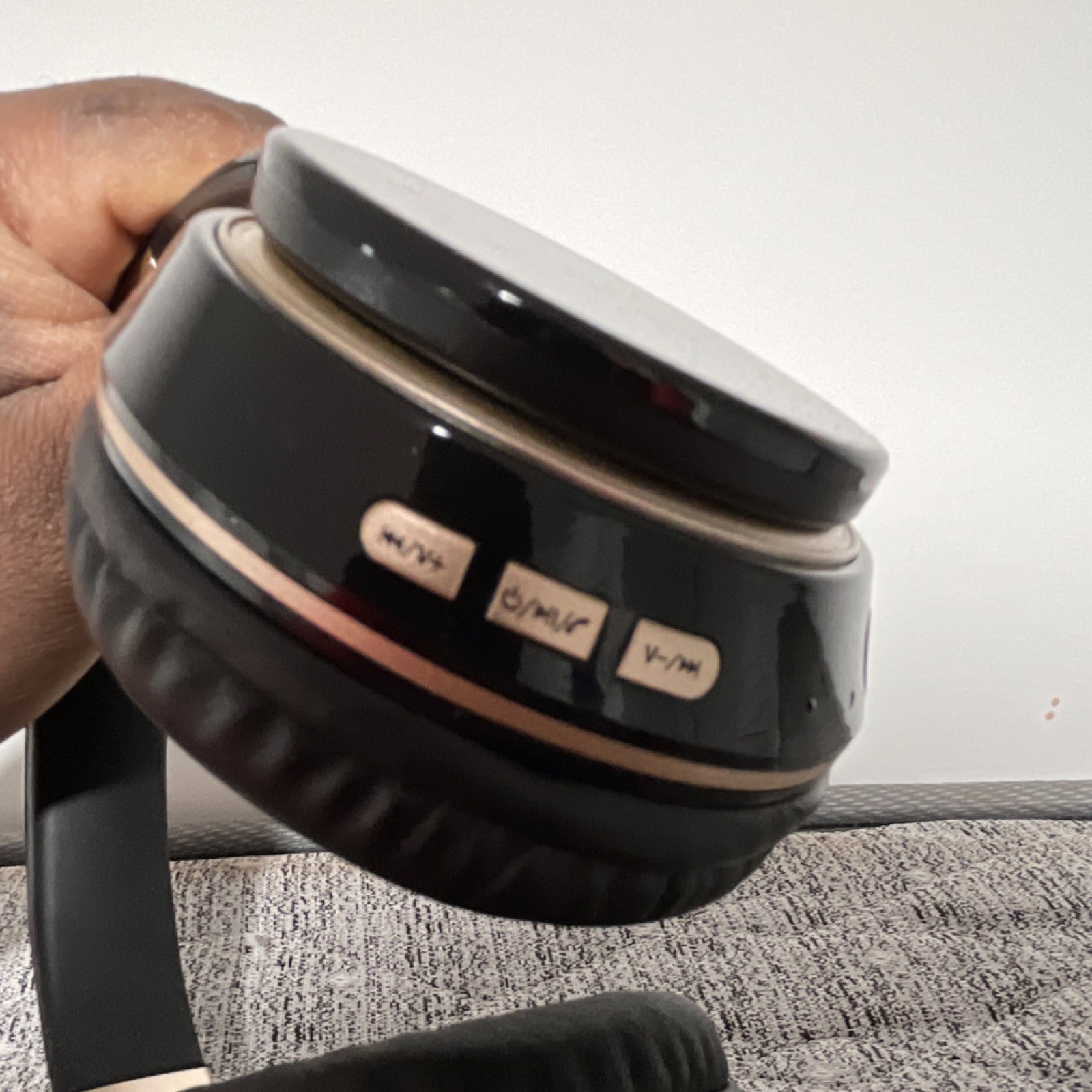 STONEGO Black Gold Bluetooth Over-Ear Headphones with Mic & Volume Control