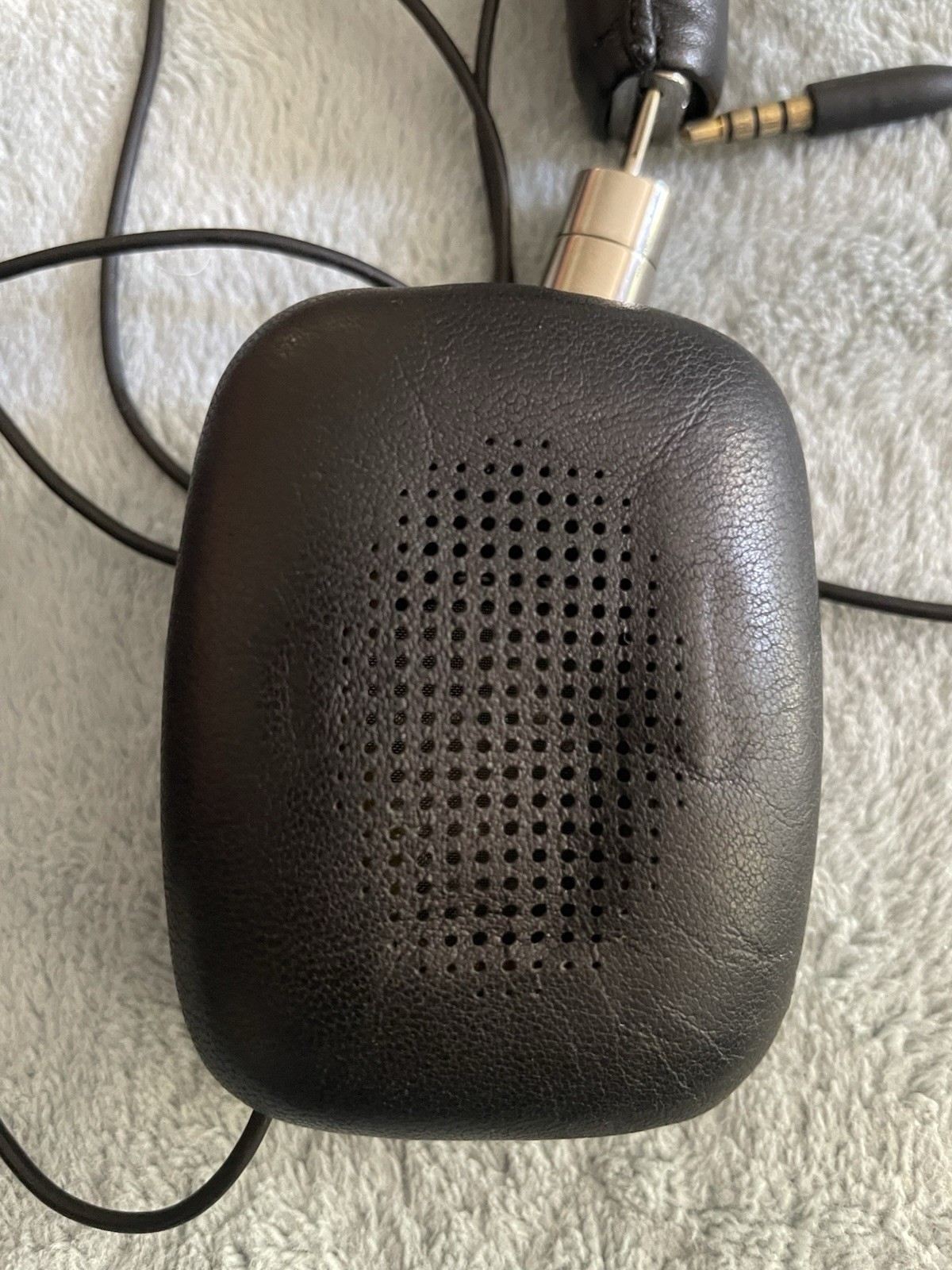 Bowers & Wilkins P5 Wired On-Ear Headphones – Black