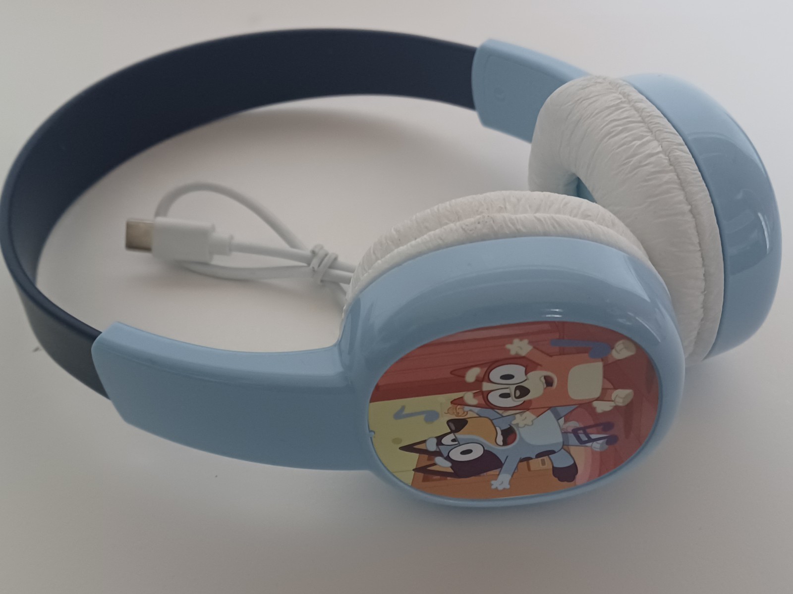 Bluey Bluetooth Kid Safe Headphones, Built-in Mic, Rechargeable, Blue/White