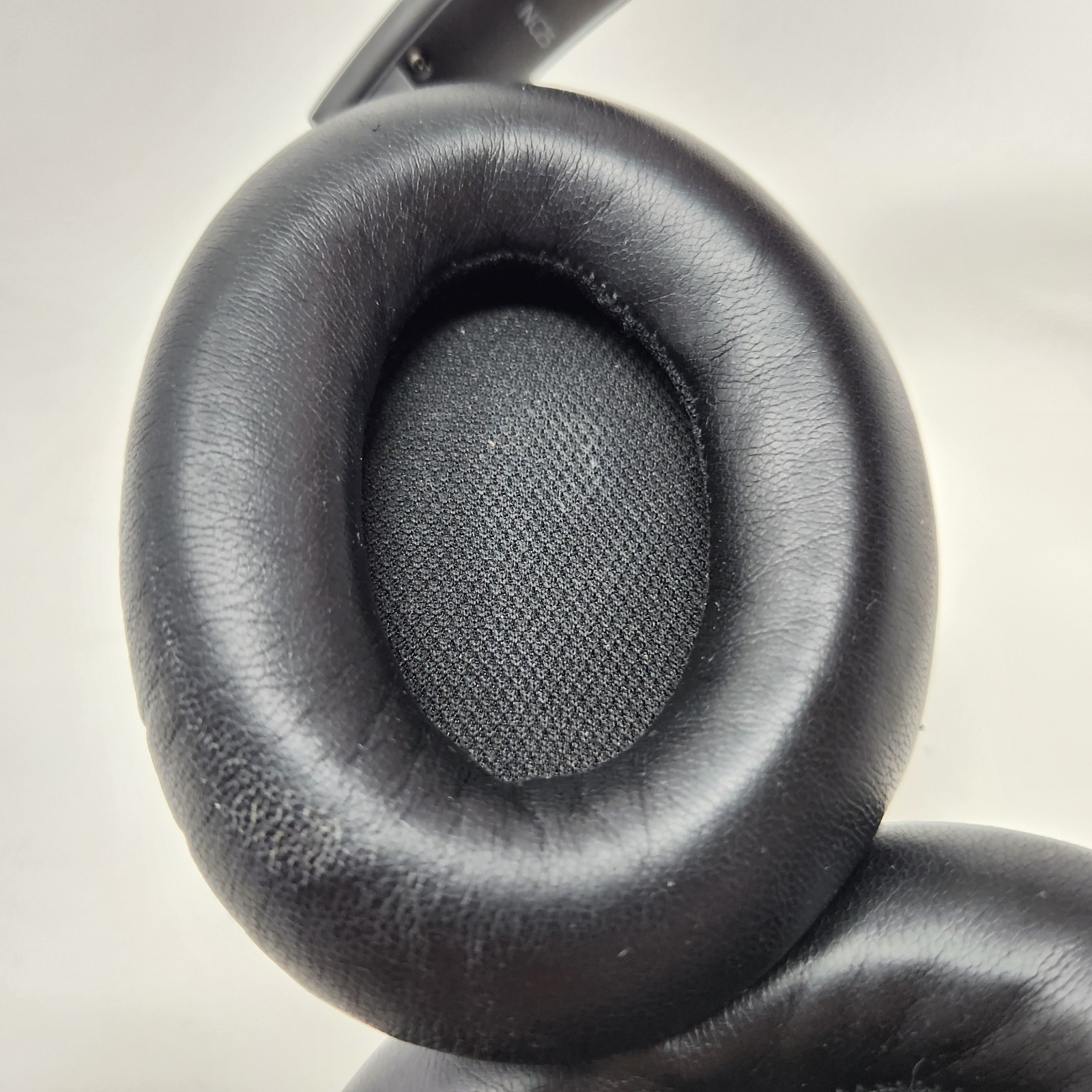 Srhythm NC35 5.0 Wireless Bluetooth Over Ear Headphones Tested Working Black