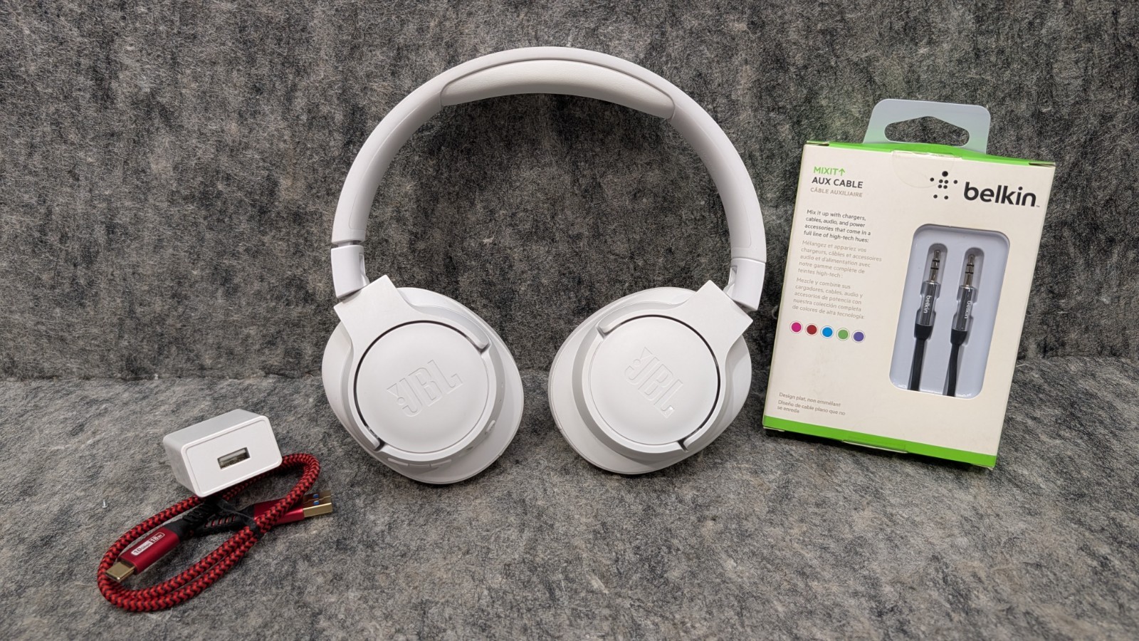 JBL Tune 720BT Wireless Bluetooth Headphones Purple Built-In Mic Voice Aware