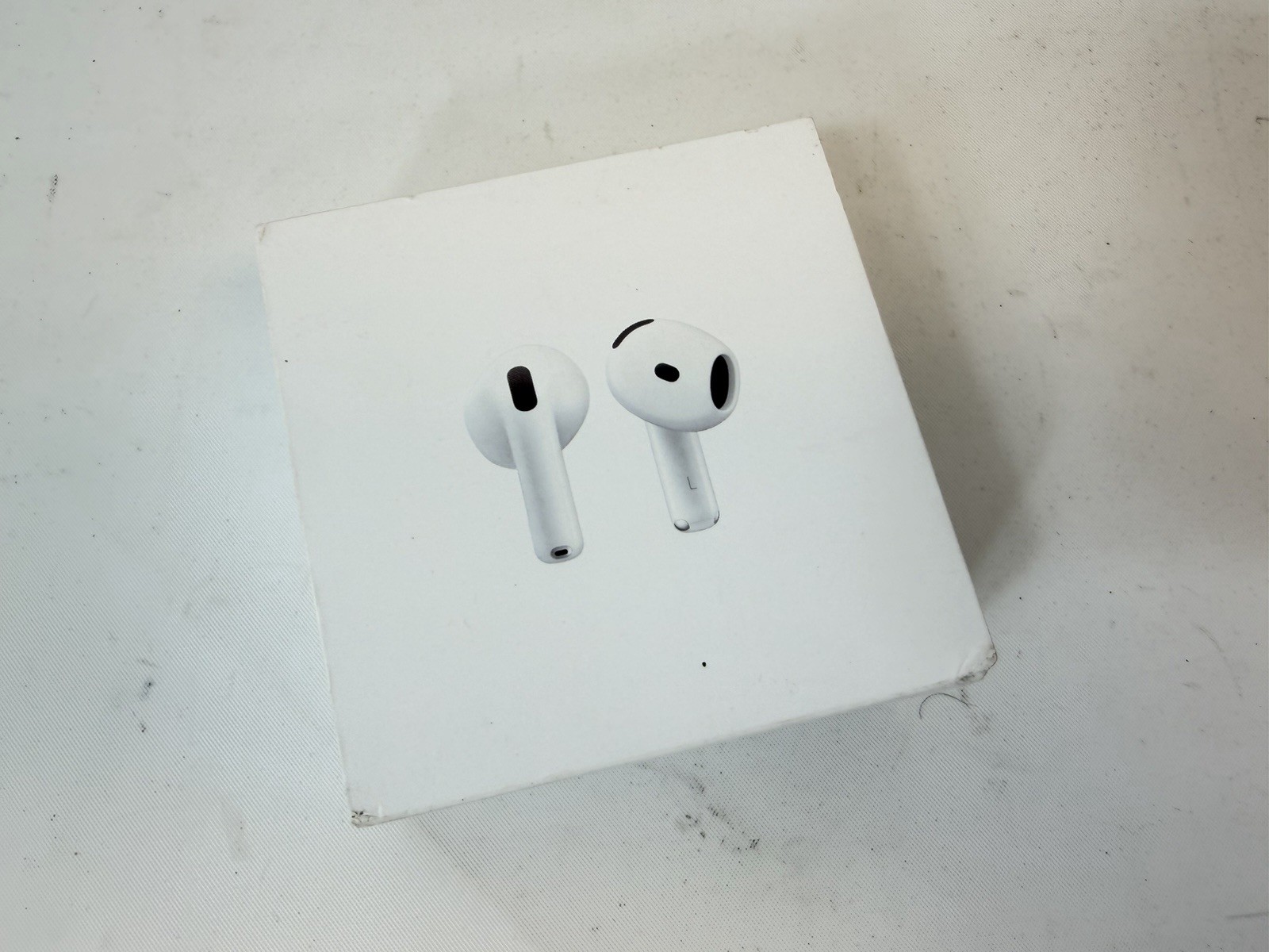 NEW Apple MXP63LL/A AirPods 4 White In Ear Headphones Model A3050 A3053 A3058