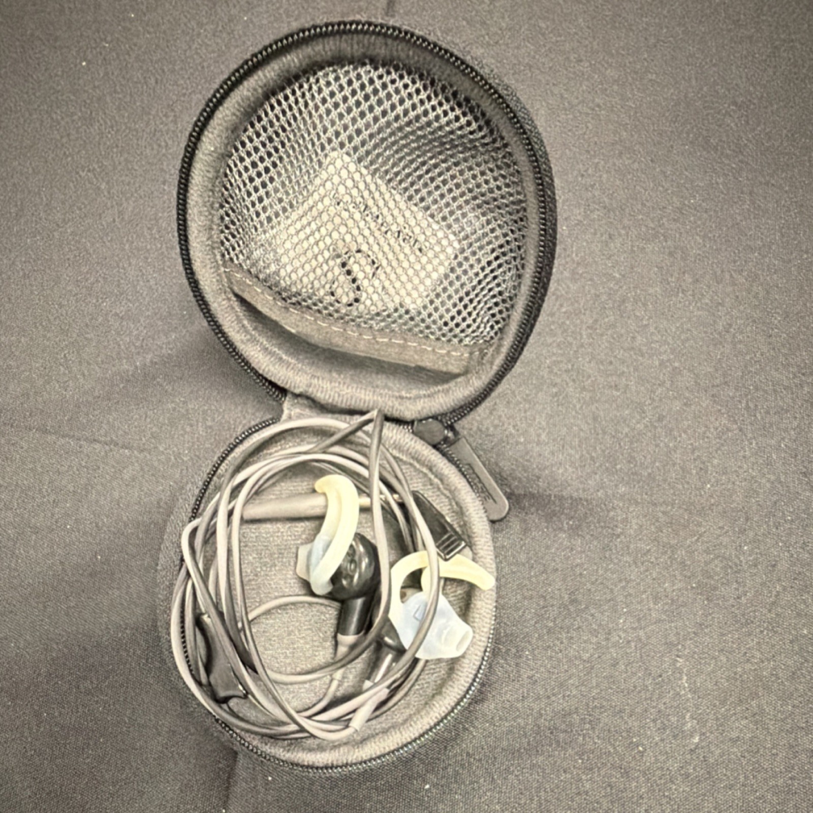 Bose Soundsport In-Ear Wired Headphones Gray 3.5mm Jack In-Line Control Case