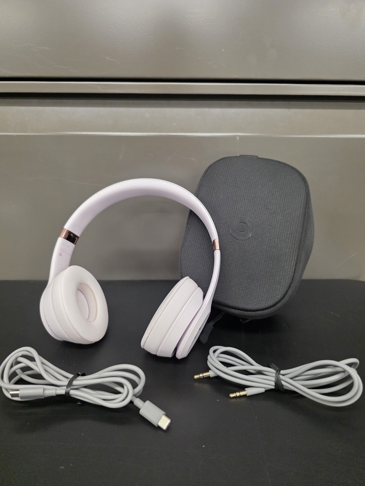 Beats Solo 4 Bluetooth Wireless On-Ear Headphones – Cloud Pink – MUW33LL/A