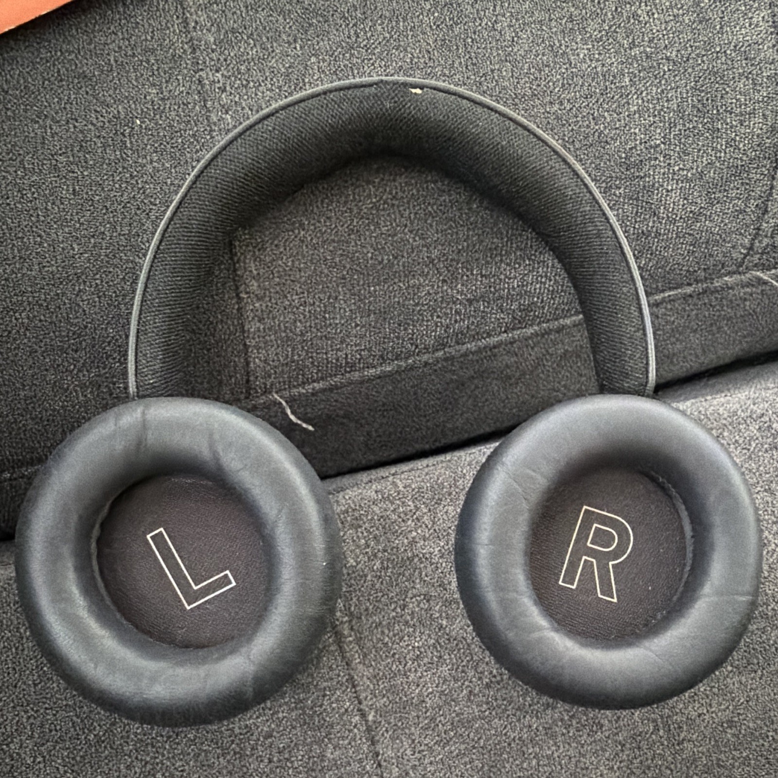 Bang & Olufsen Beoplay E8 Bluetooth Wireless Over-Ear Headphones Black/Silver
