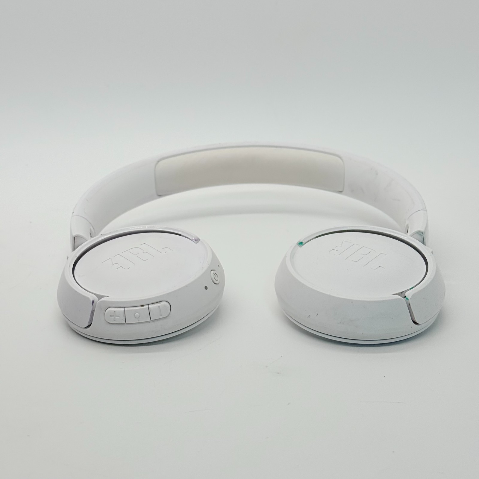 JBL tune 520bt Wireless Over-Ear Bluetooth Headphones White