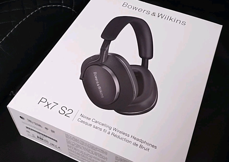 So Clean Bowers & Wilkins Px7 S2 Over-Ear Headphones Advanced Noise Cancellation
