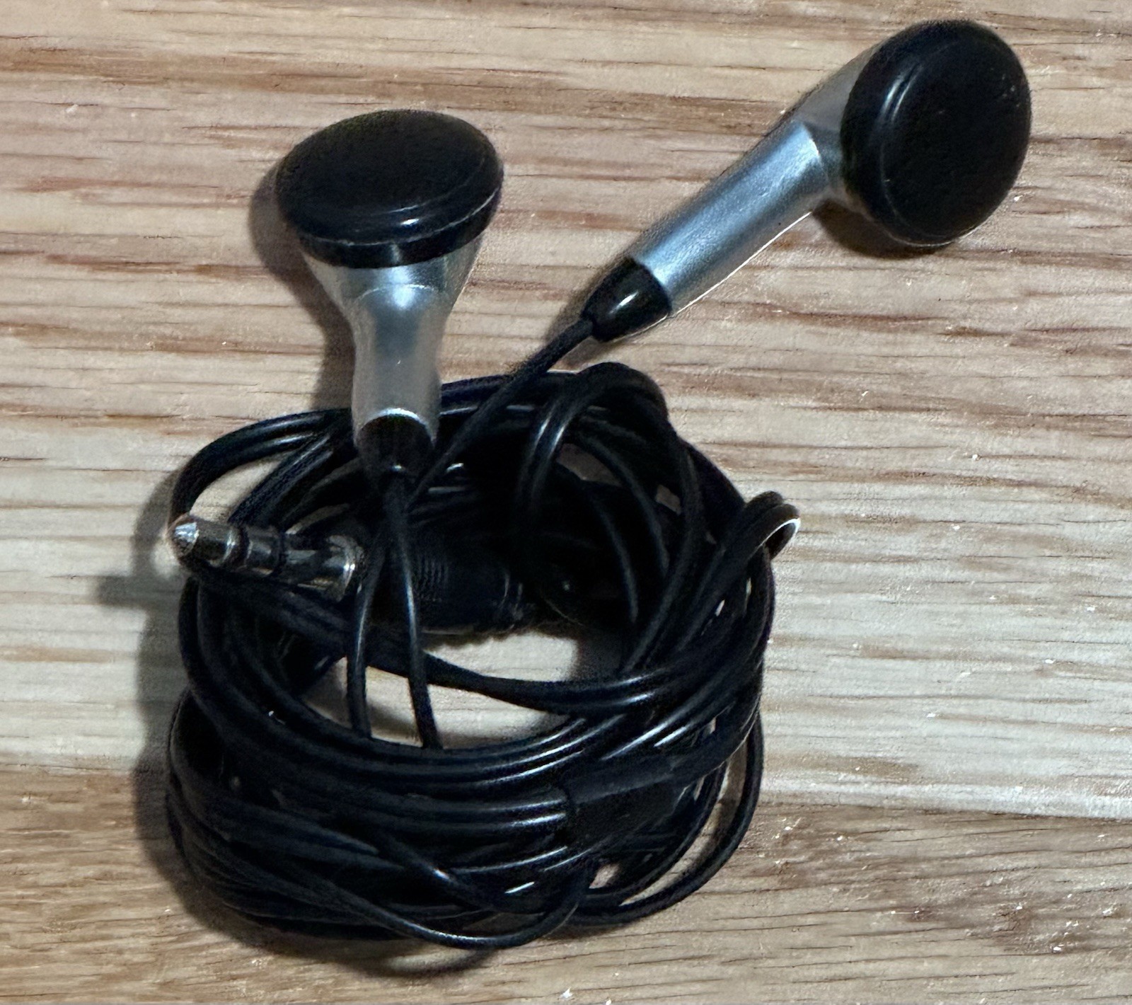 Wired Earbuds Headphones in-Ear Earphones Black and Silver 3.5mm Audio Jack