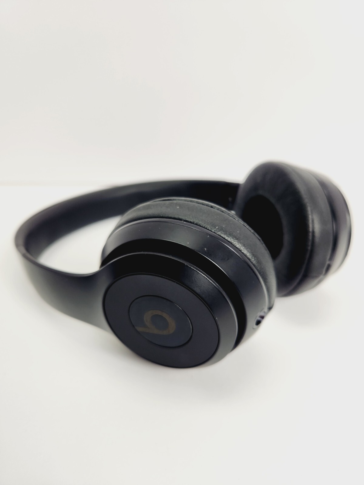 Beats by Dr. Dre Solo3 Over the Ear Headphone – Gloss Black