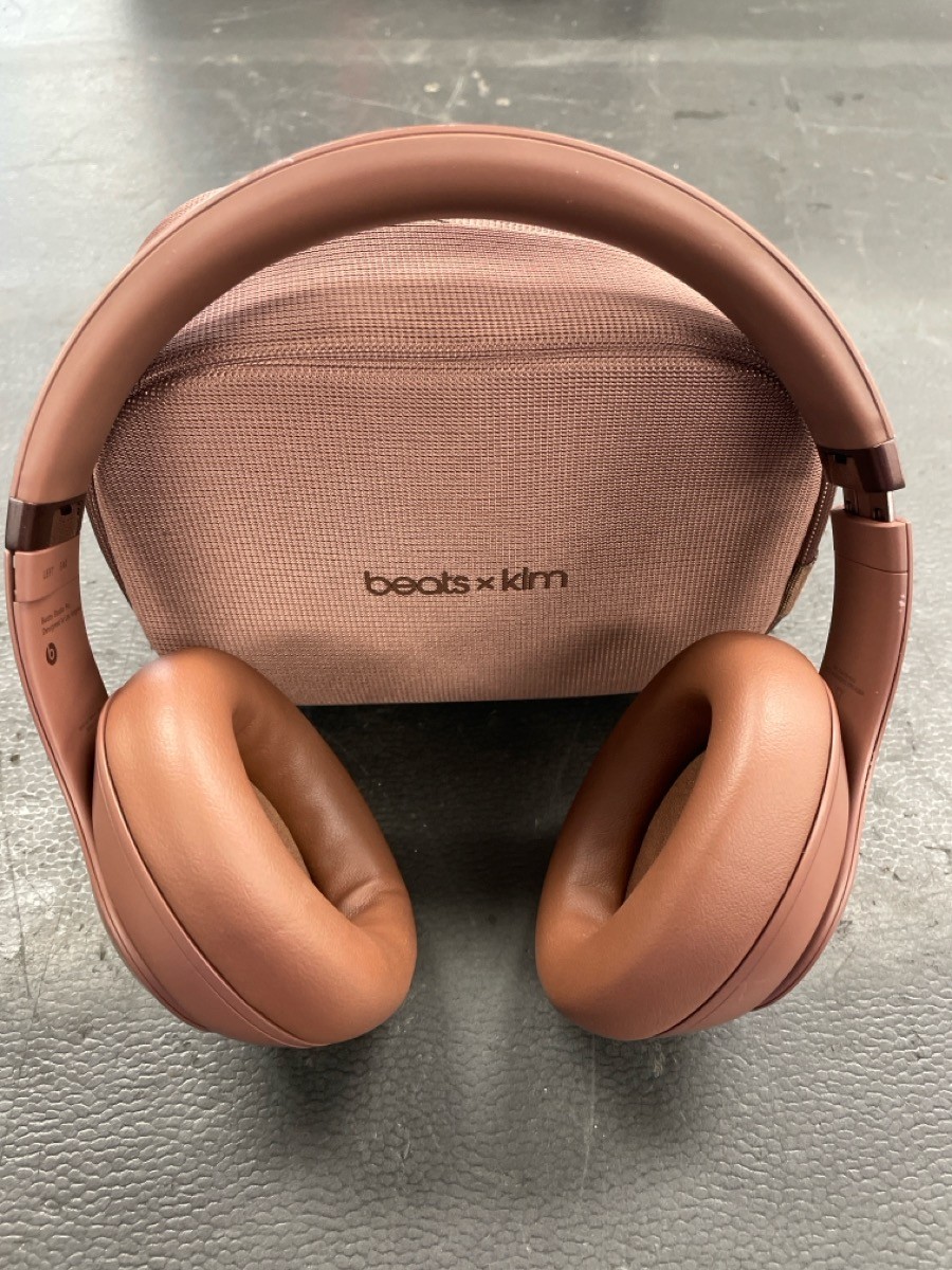 Beats By Dre Studio Pro x Kim Kardashian A2924 (PD4056781)