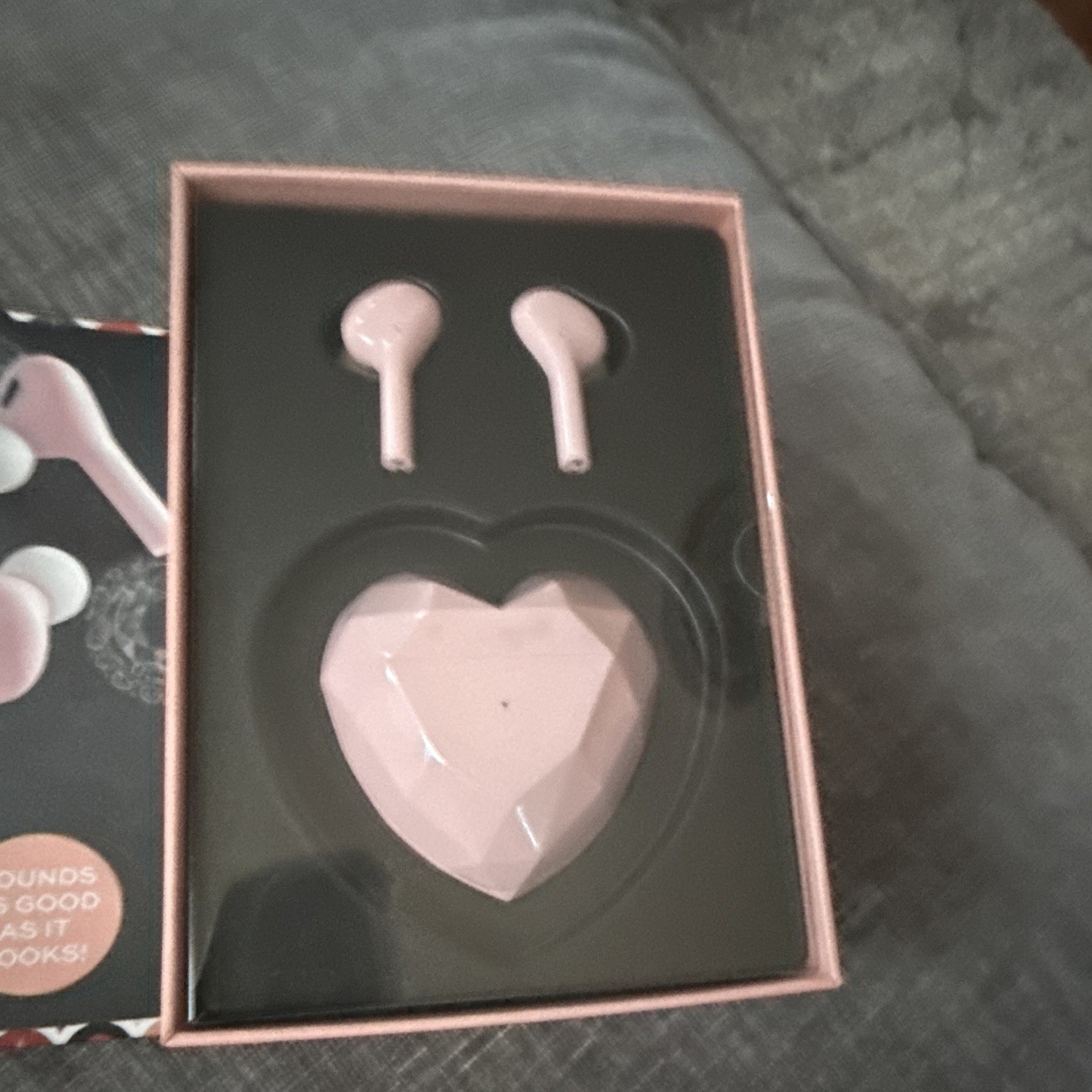 FAO Schwarz Music Love True Wireless Bluetooth Earbuds Heart Charging Case Pink