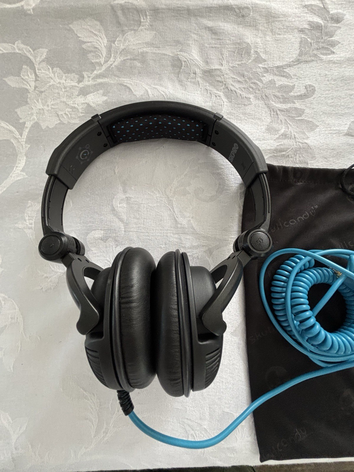 SkullCandy SK Pro Throwback DJ Wired Headphones With Bag, Black And Blue, Tested