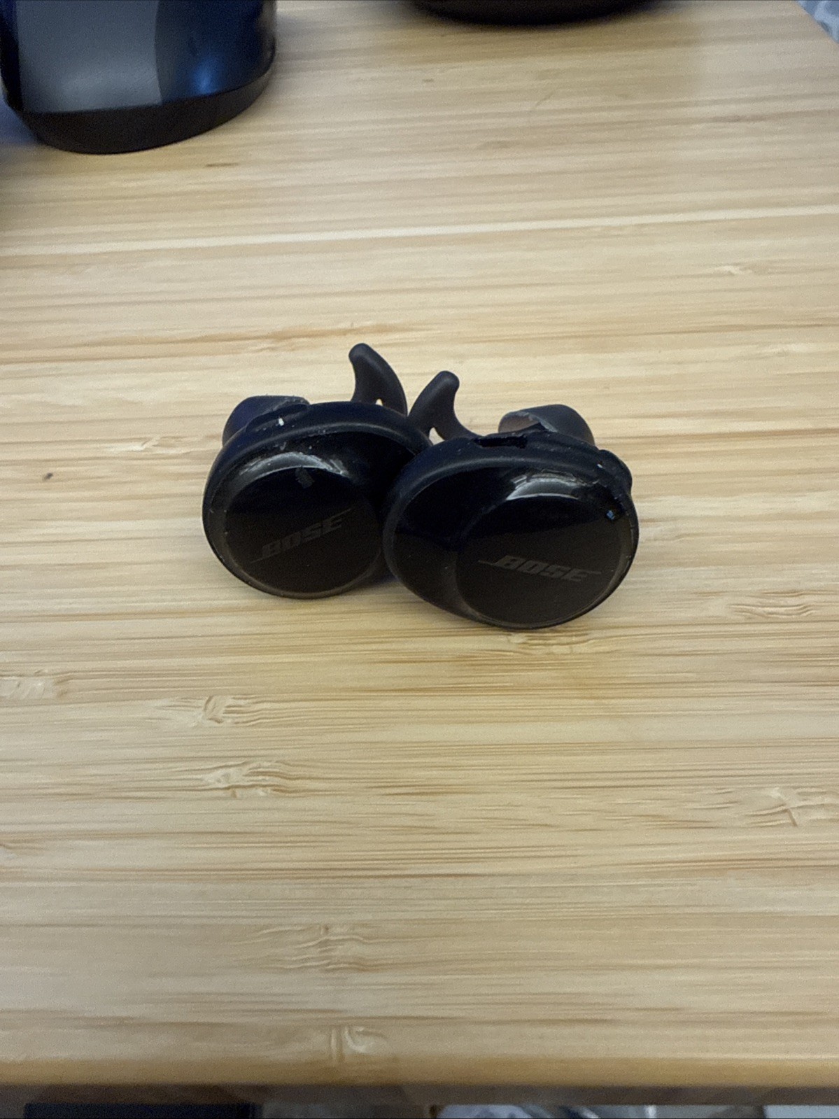 Bose SoundSport Free Wireless Headphones Black 423729 Bluetooth Earbuds (READ ⬇️