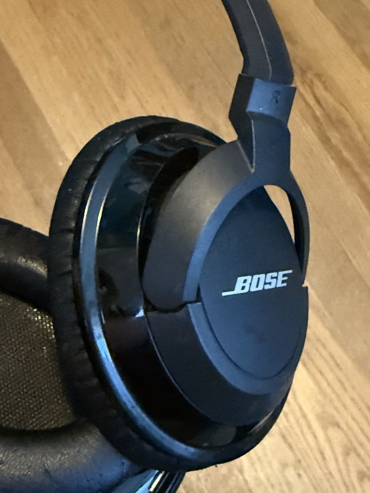Bose AE2W Headphones , Bluetooth Worn Cushion